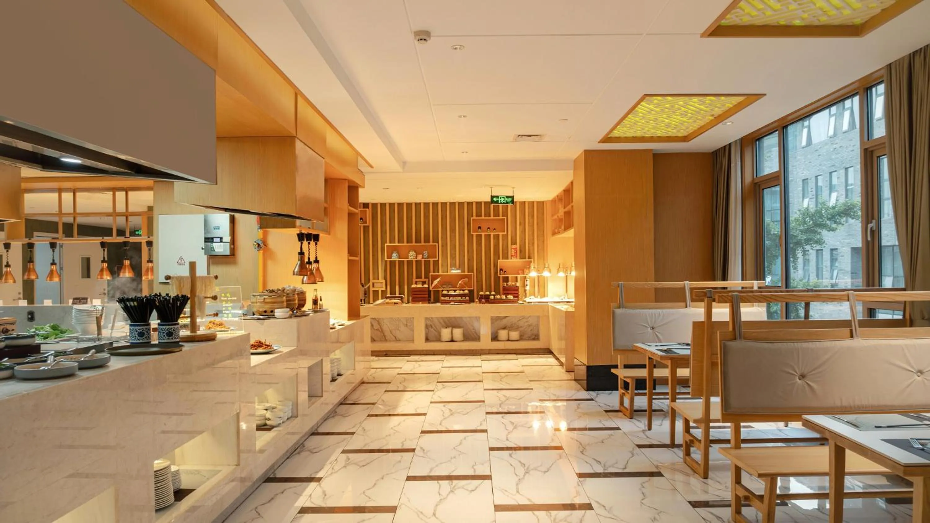 Restaurant/places to eat in Holiday Inn Dujiangyan Ancient Town by IHG