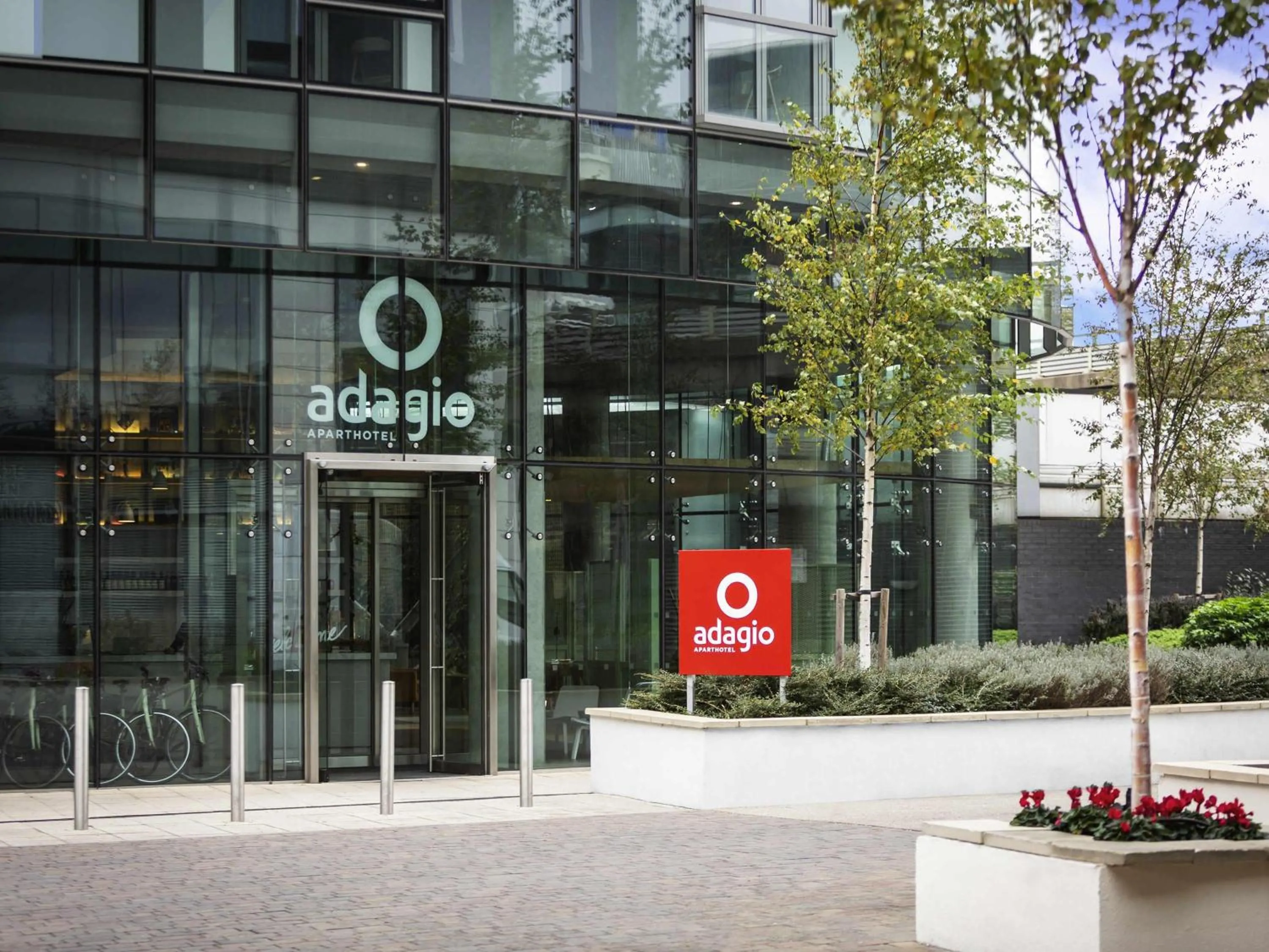 Property building in Aparthotel Adagio London Brentford