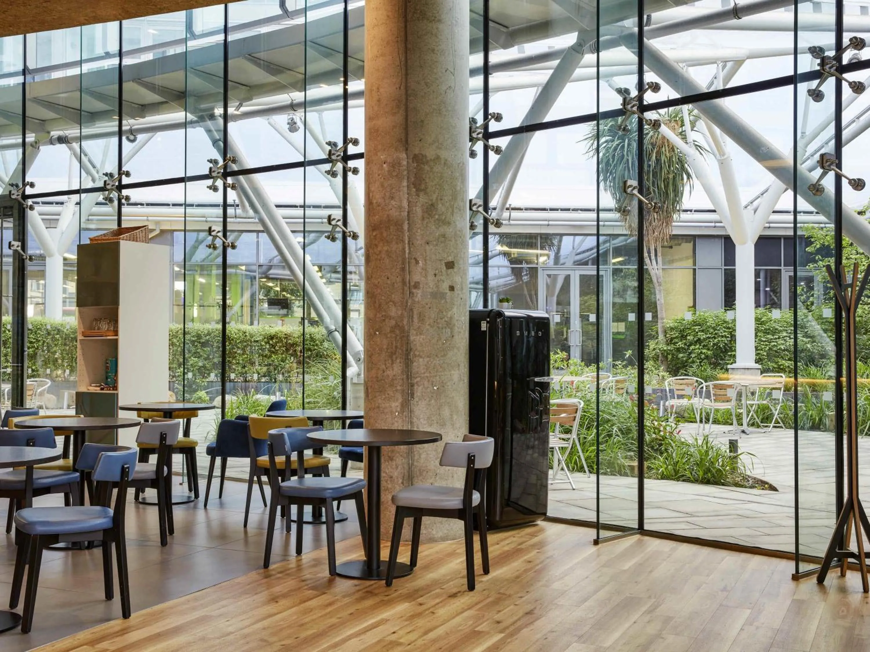 Property building in Aparthotel Adagio London Brentford