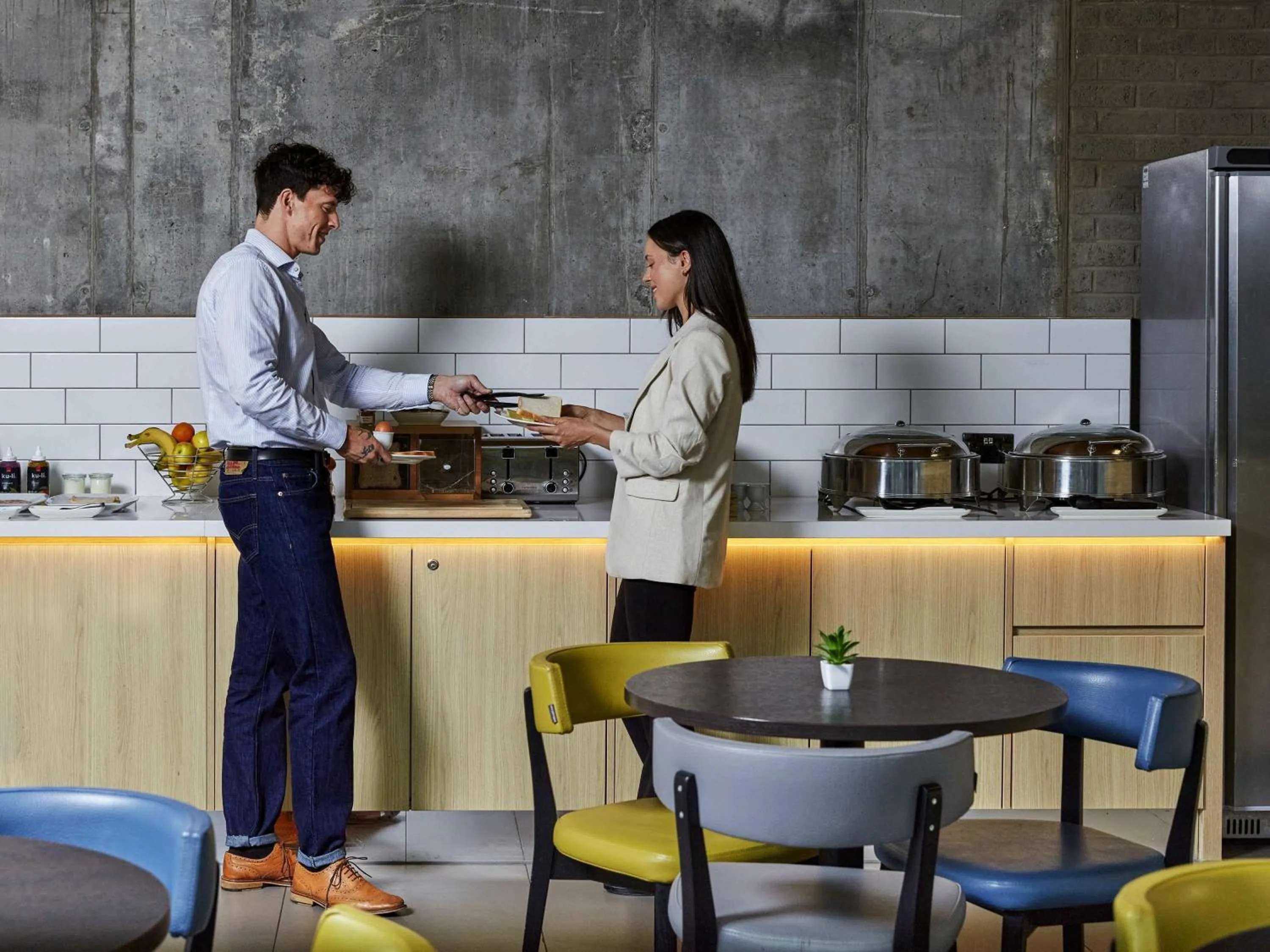 Breakfast in Aparthotel Adagio London Brentford