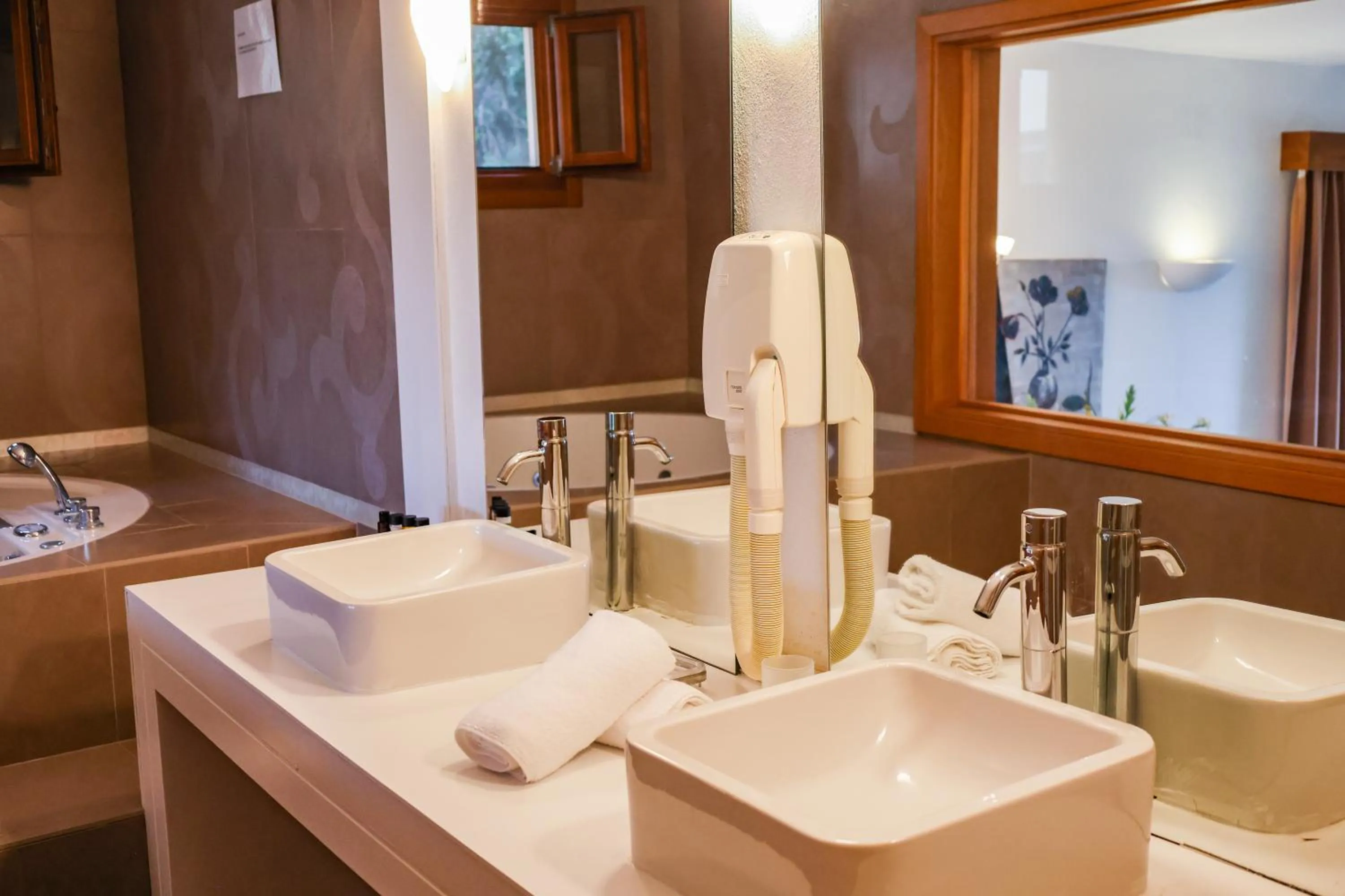 Bathroom in Kanapitsa Mare Hotel