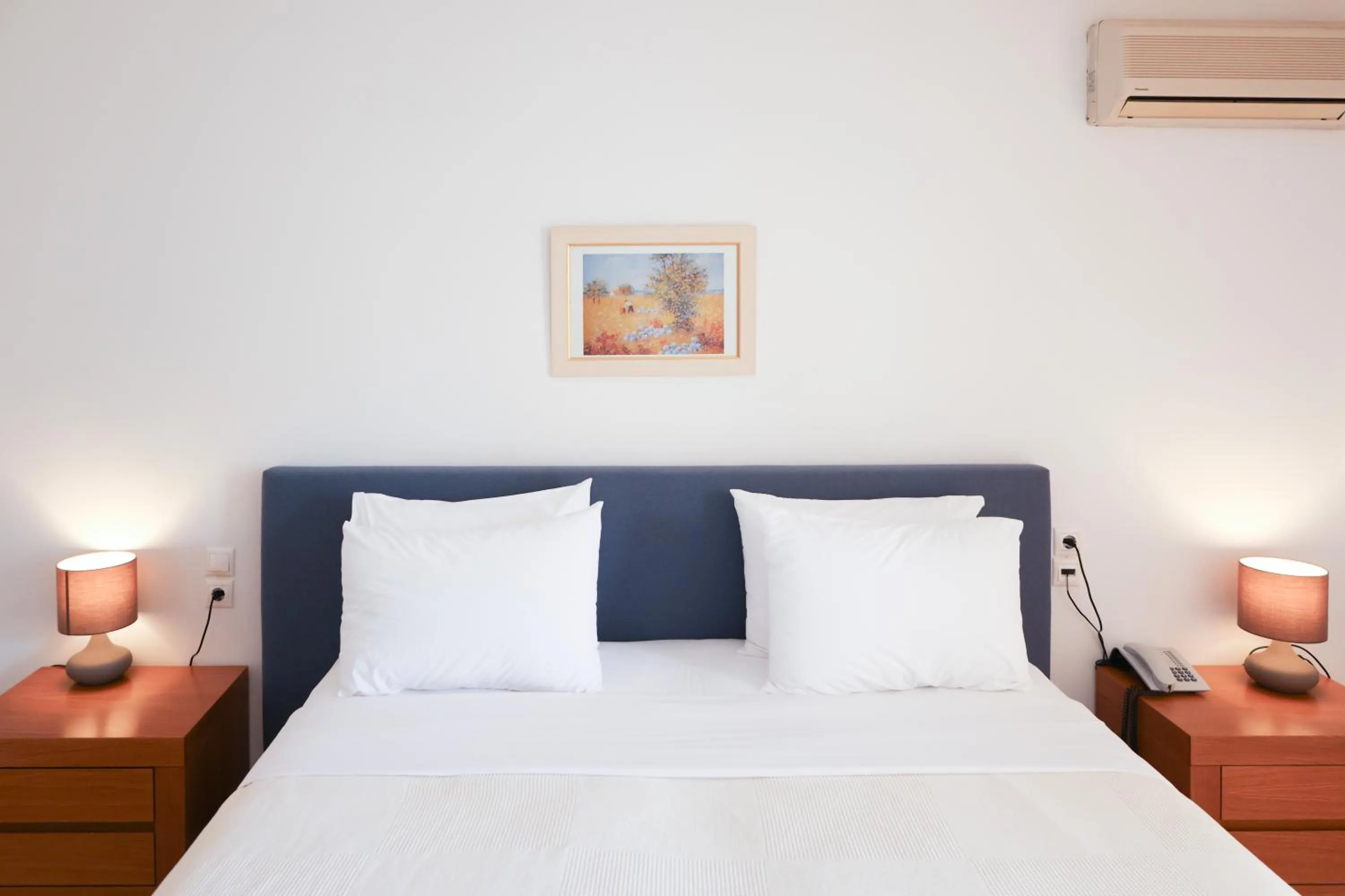 Bedroom in Kanapitsa Mare Hotel