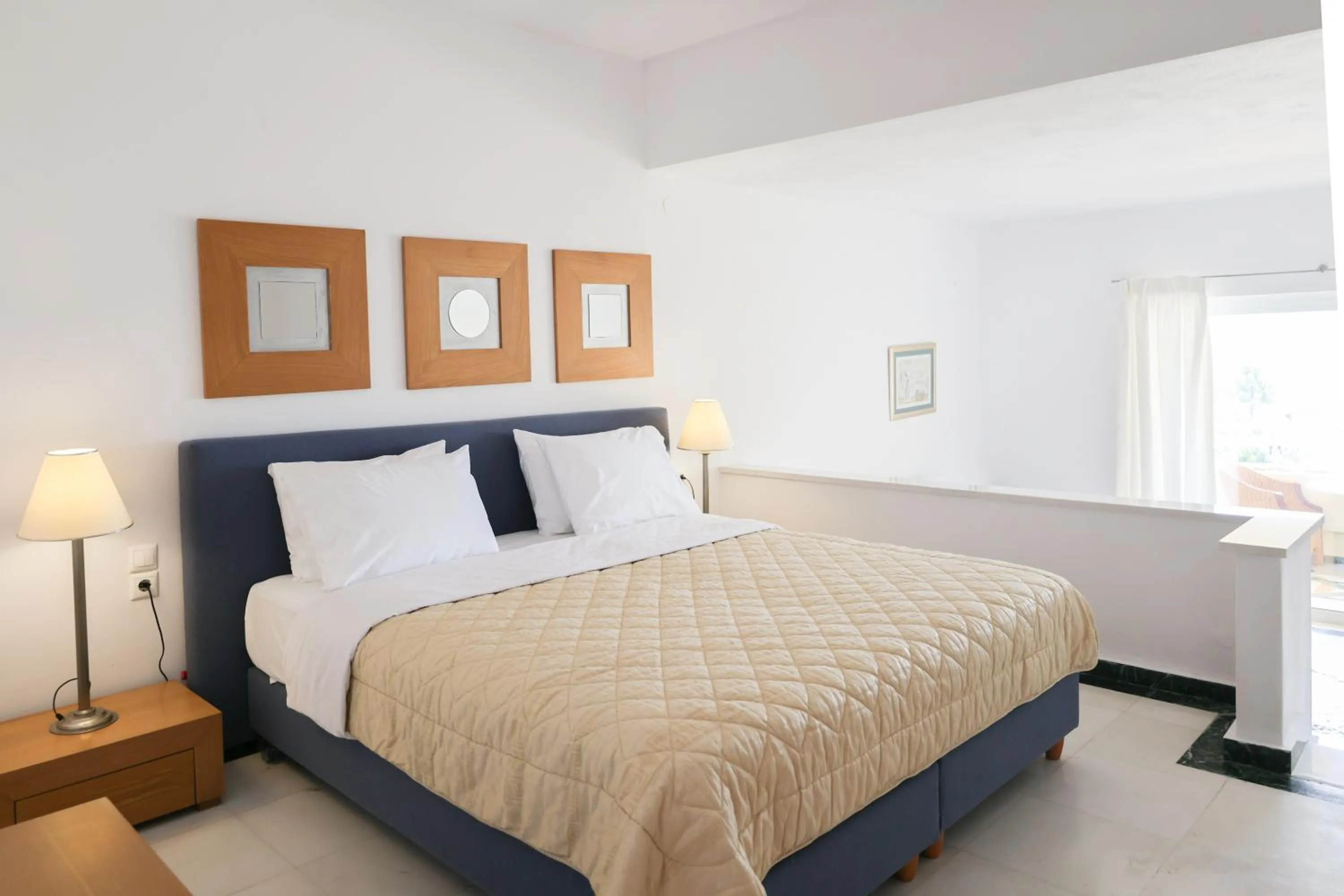 Bedroom in Kanapitsa Mare Hotel