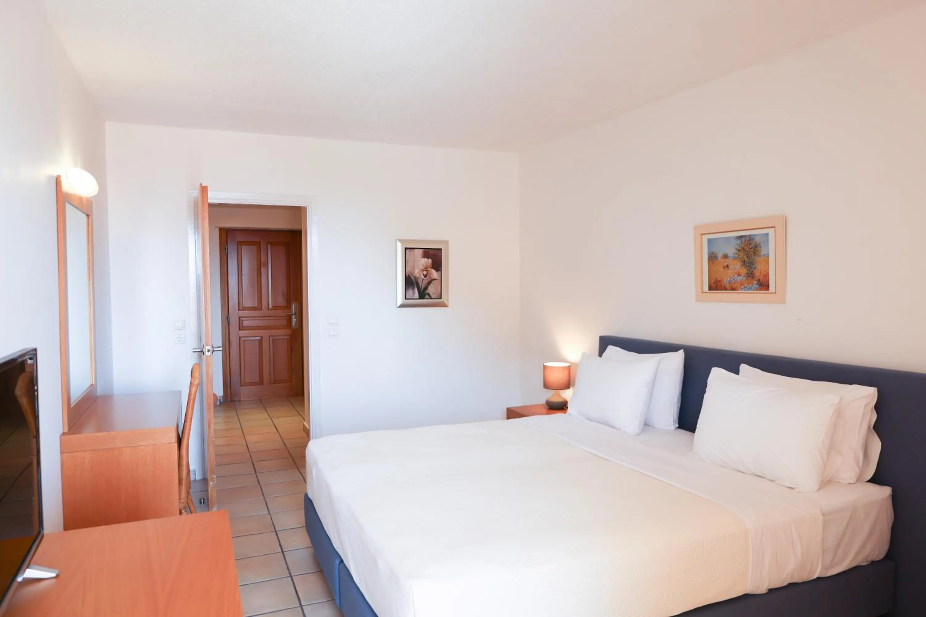 Bedroom in Kanapitsa Mare Hotel