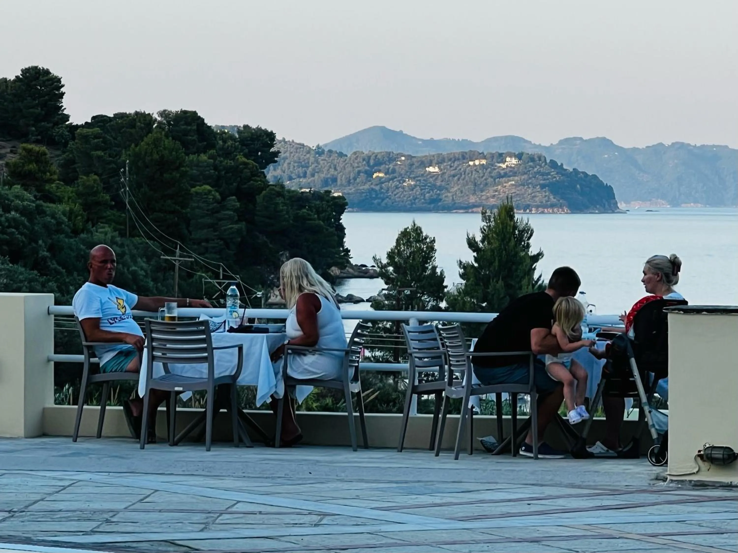 Food and drinks in Kanapitsa Mare Hotel