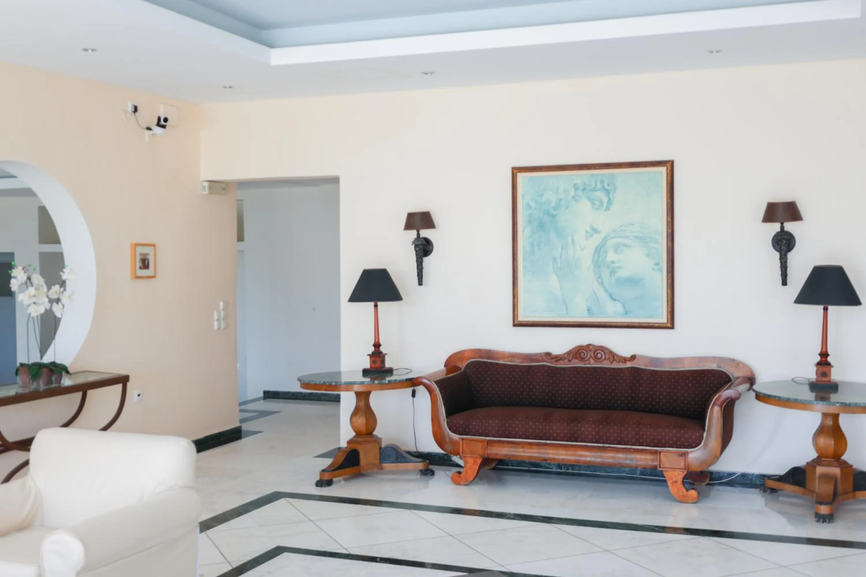 Communal lounge/ TV room in Kanapitsa Mare Hotel