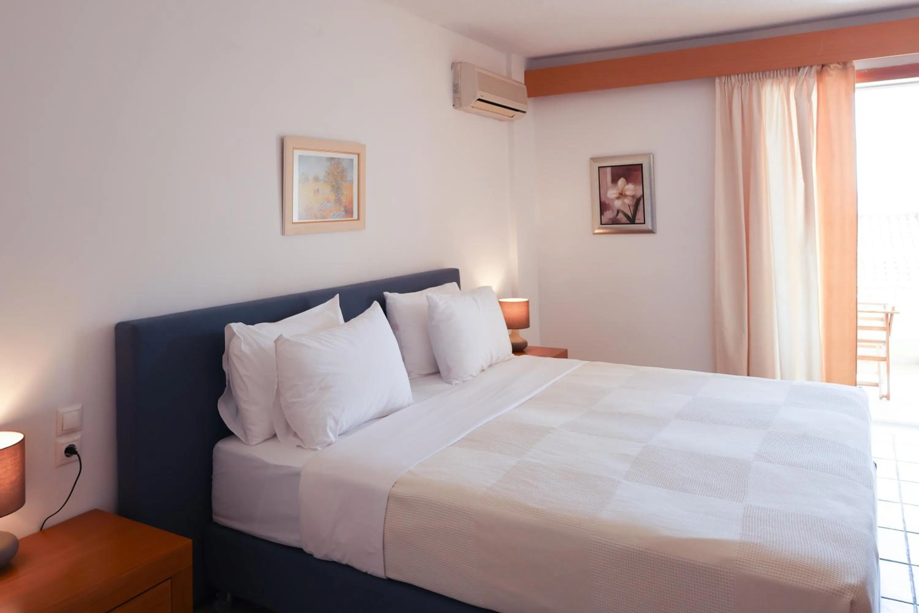 Bedroom in Kanapitsa Mare Hotel