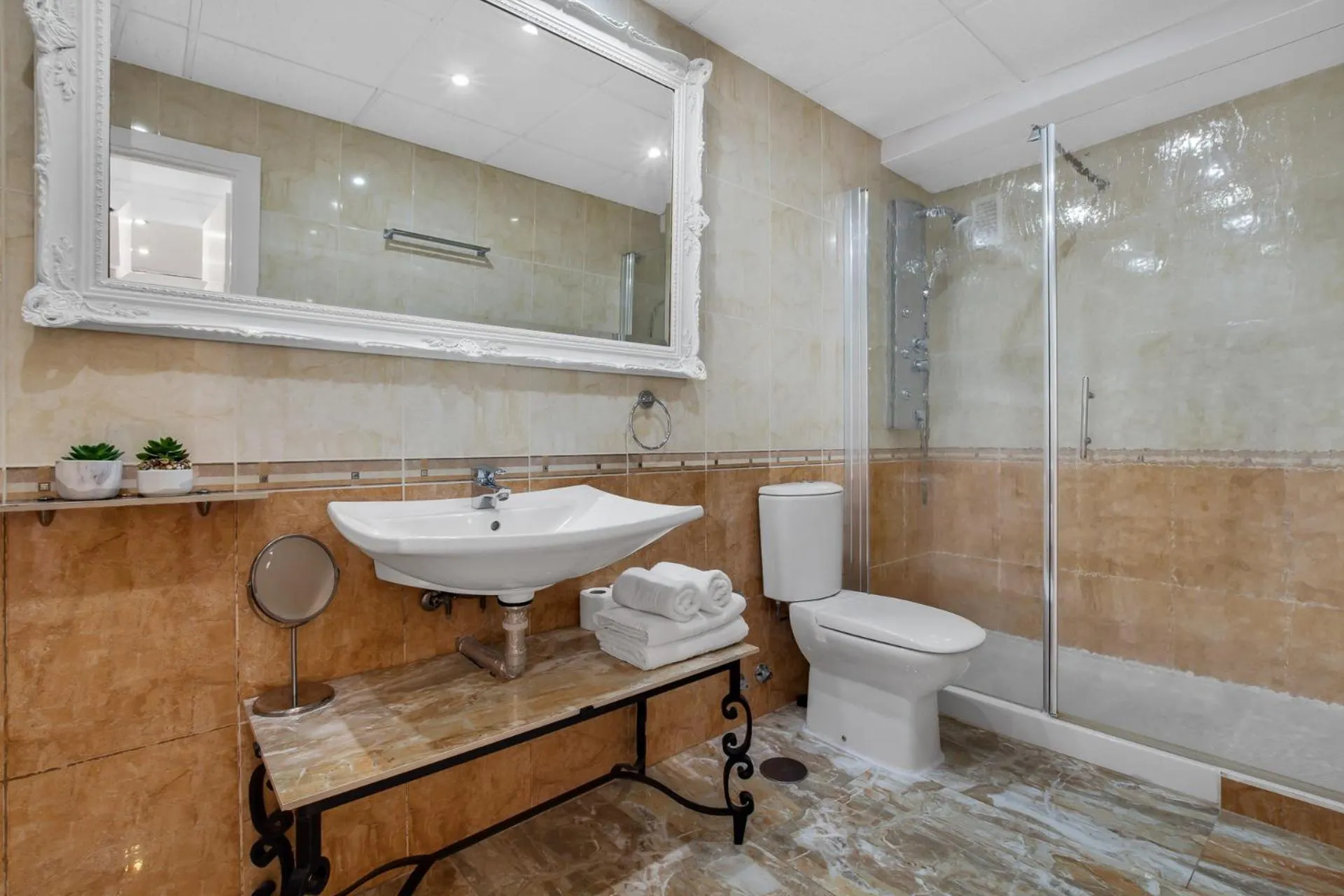 Bathroom in Casa Nogalera - La Nogalera