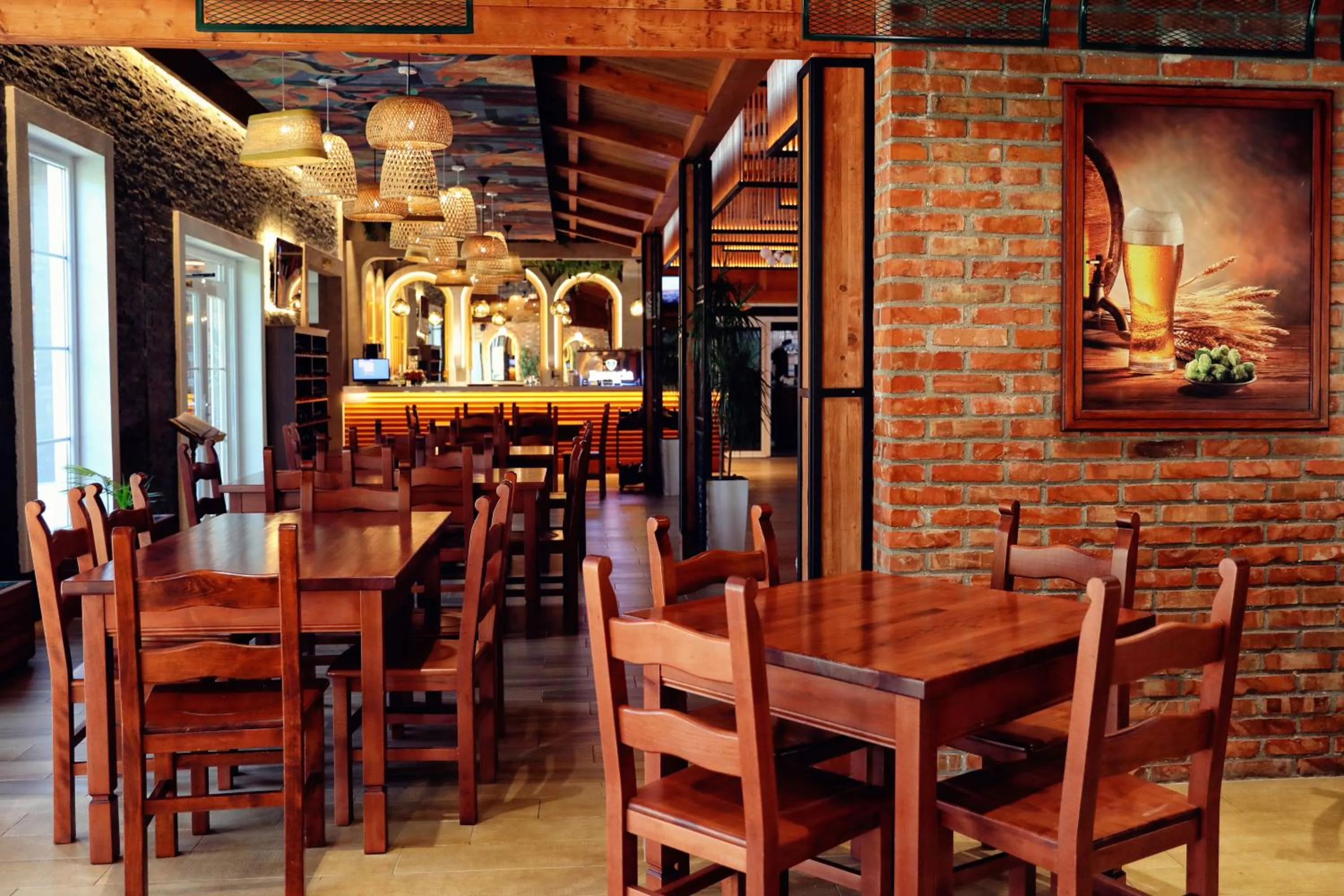 Restaurant/places to eat in Gardenland Resort