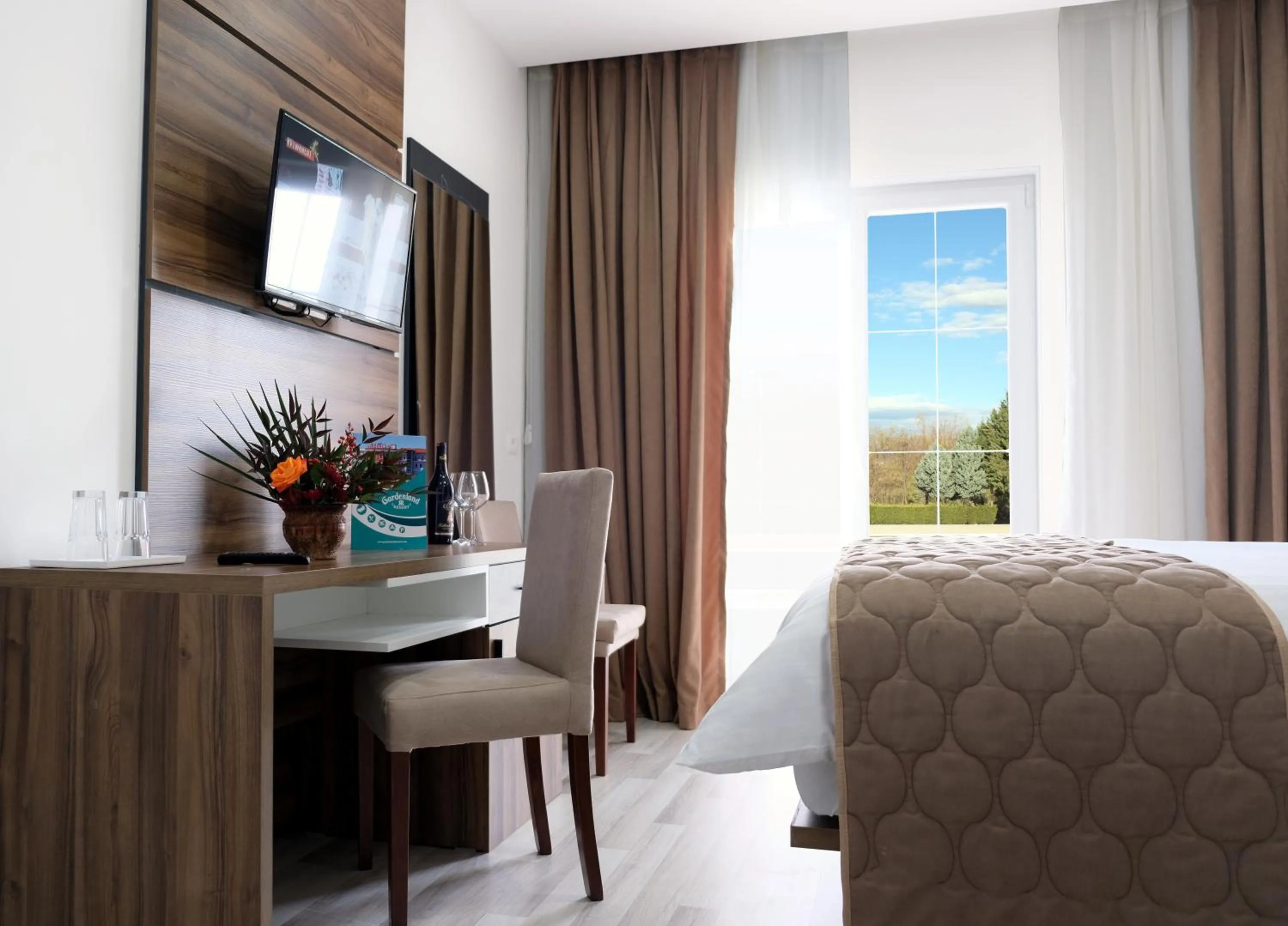 Bed in Gardenland Resort