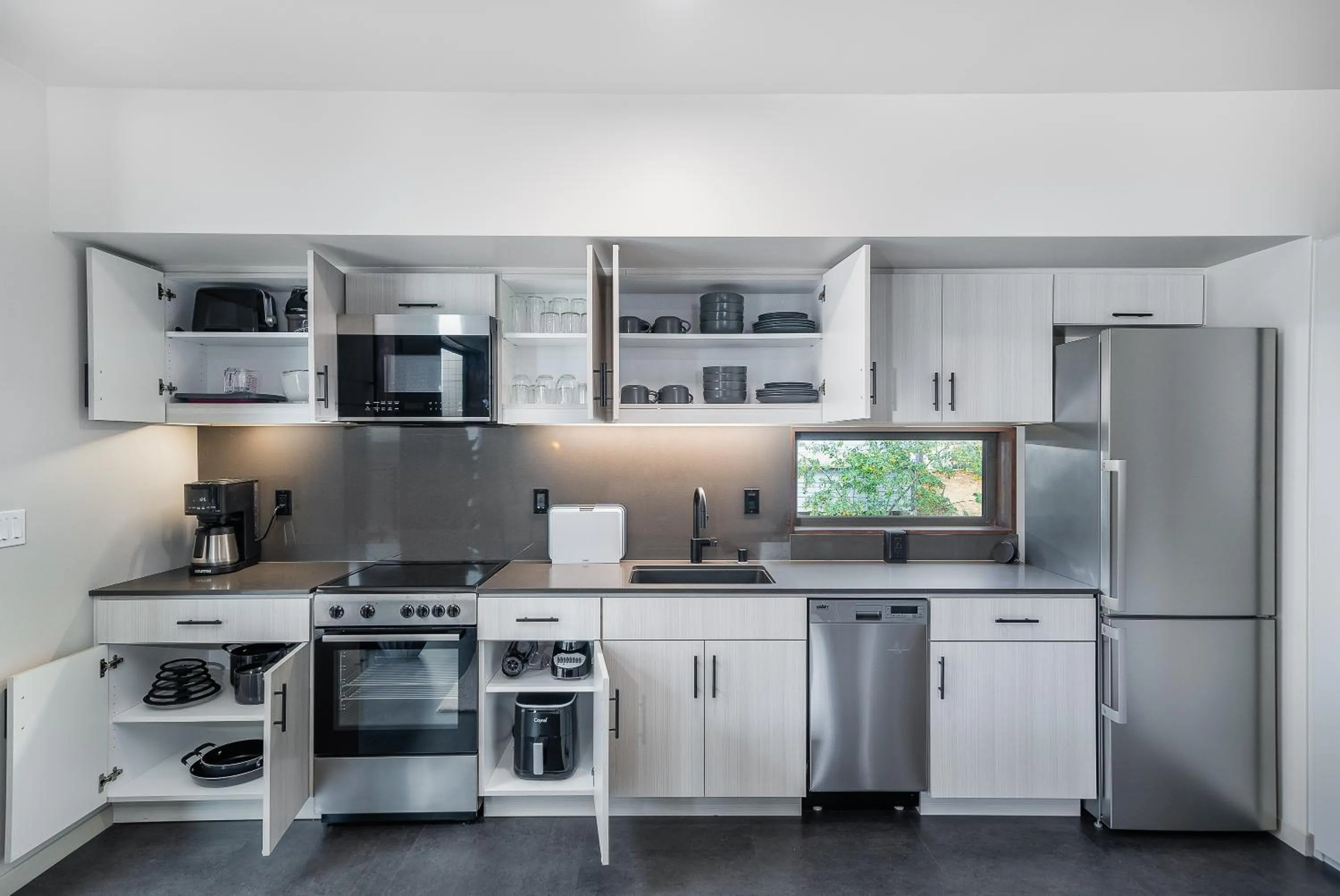 City24 Condo Hotel Little Italy Mission Hills