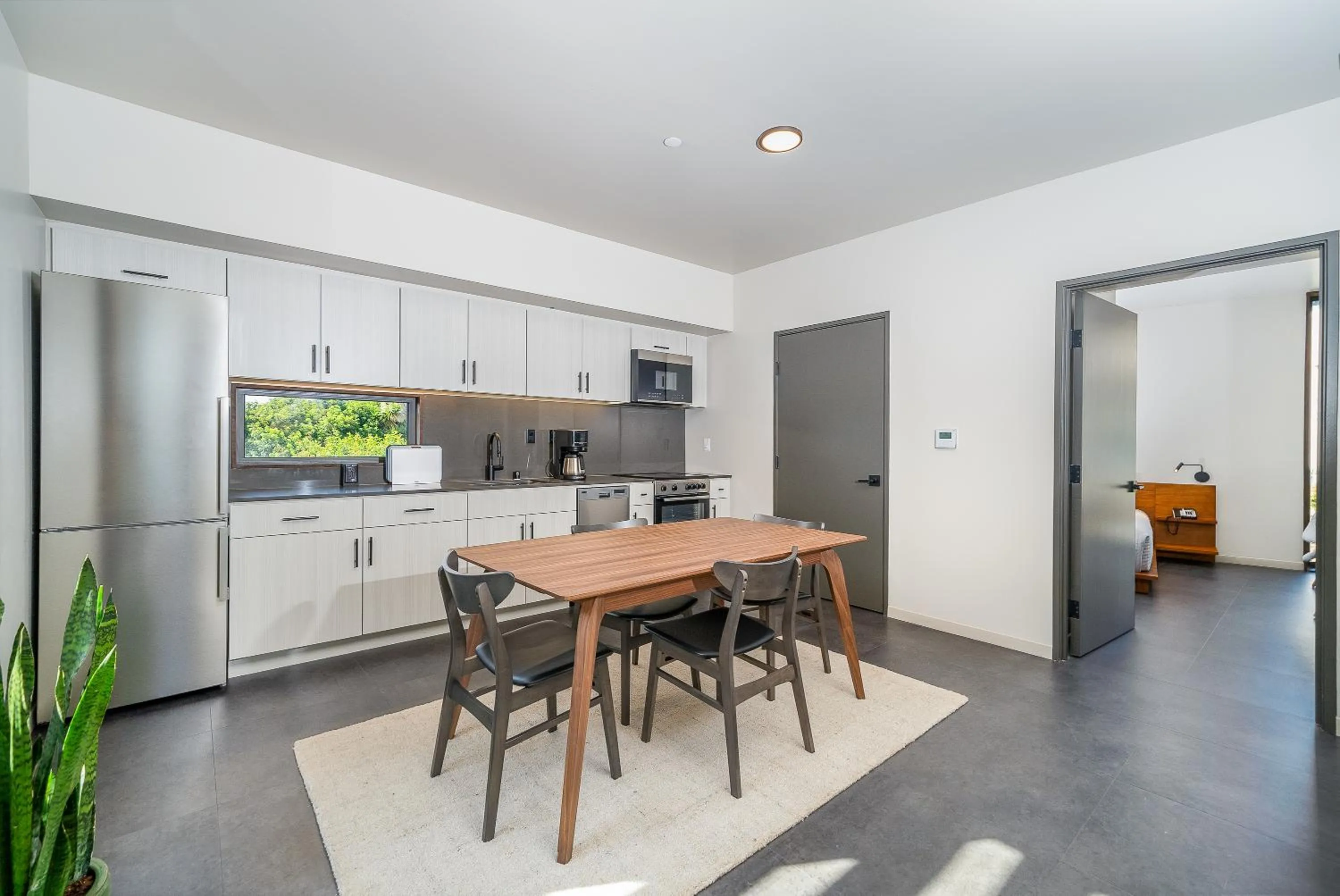 City24 Condo Hotel Little Italy Mission Hills