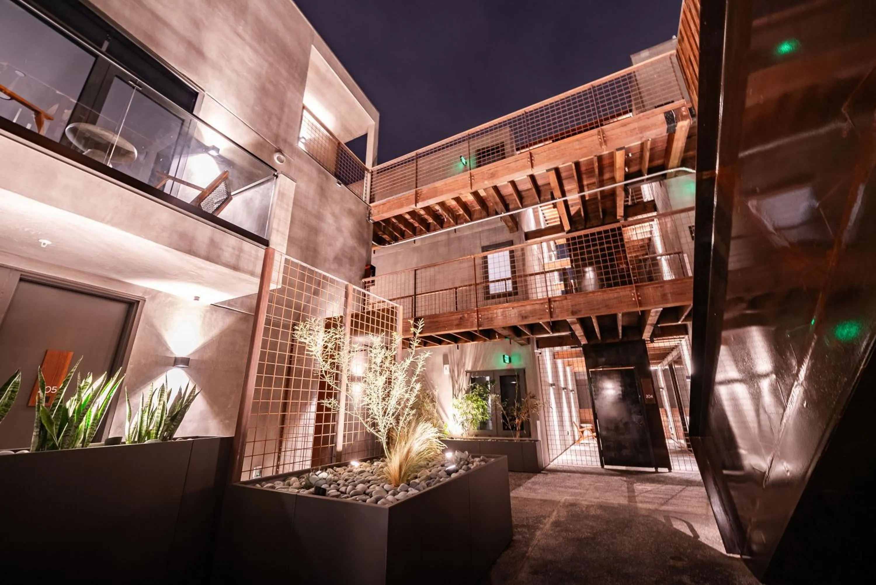 City24 Condo Hotel Little Italy Mission Hills