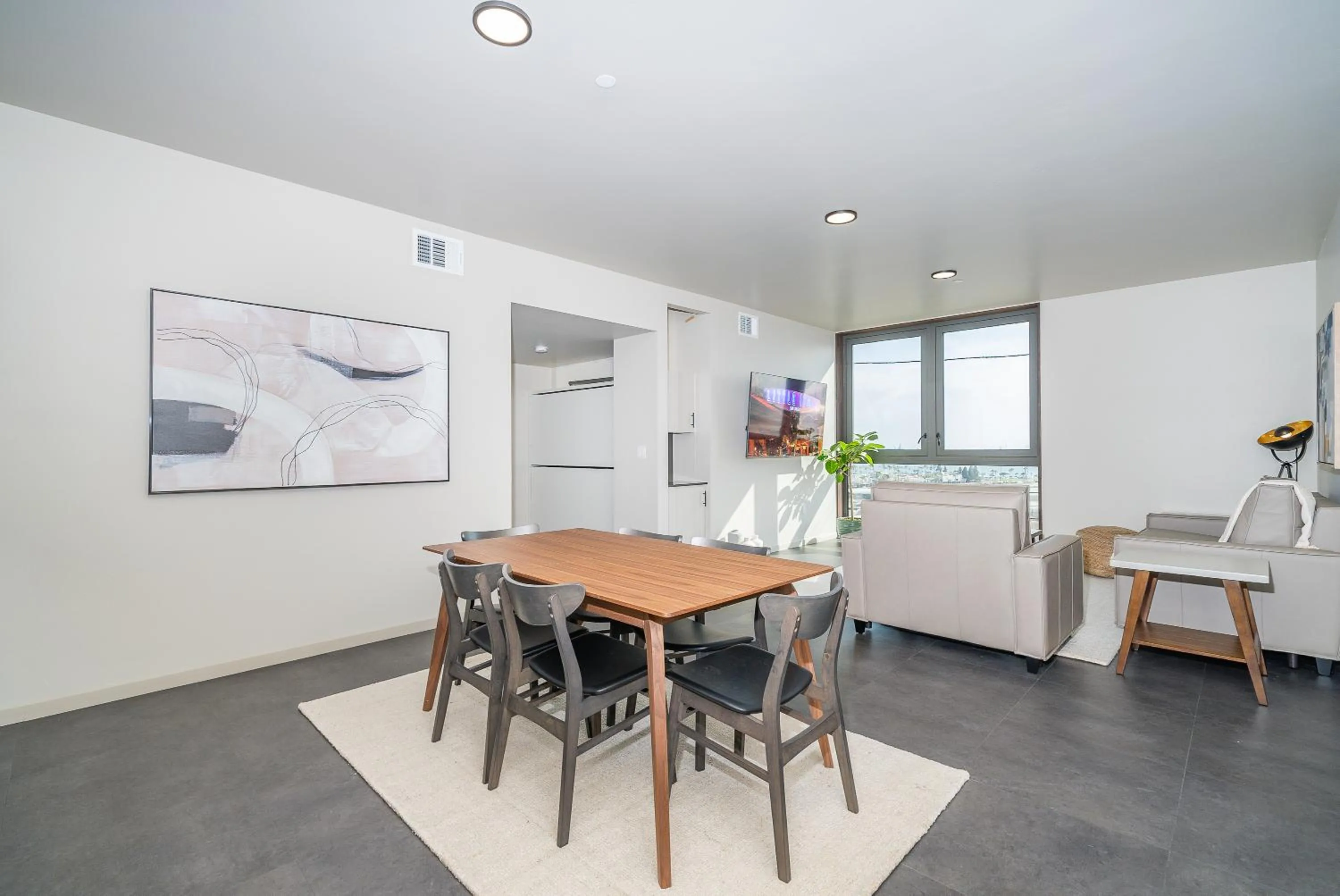 City24 Condo Hotel Little Italy Mission Hills