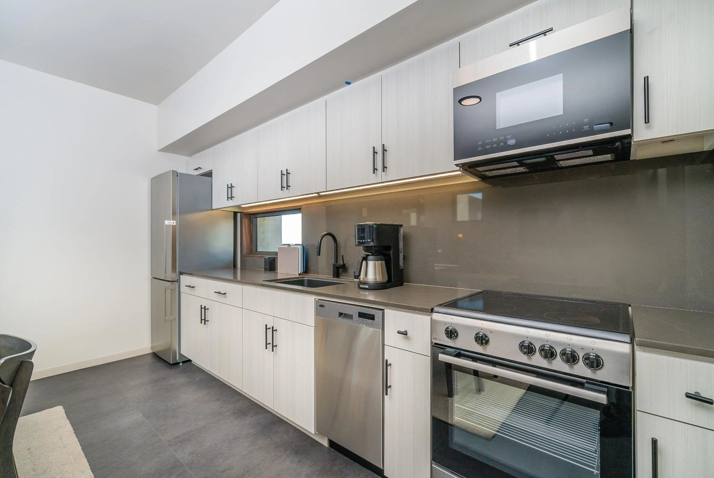 City24 Condo Hotel Little Italy Mission Hills