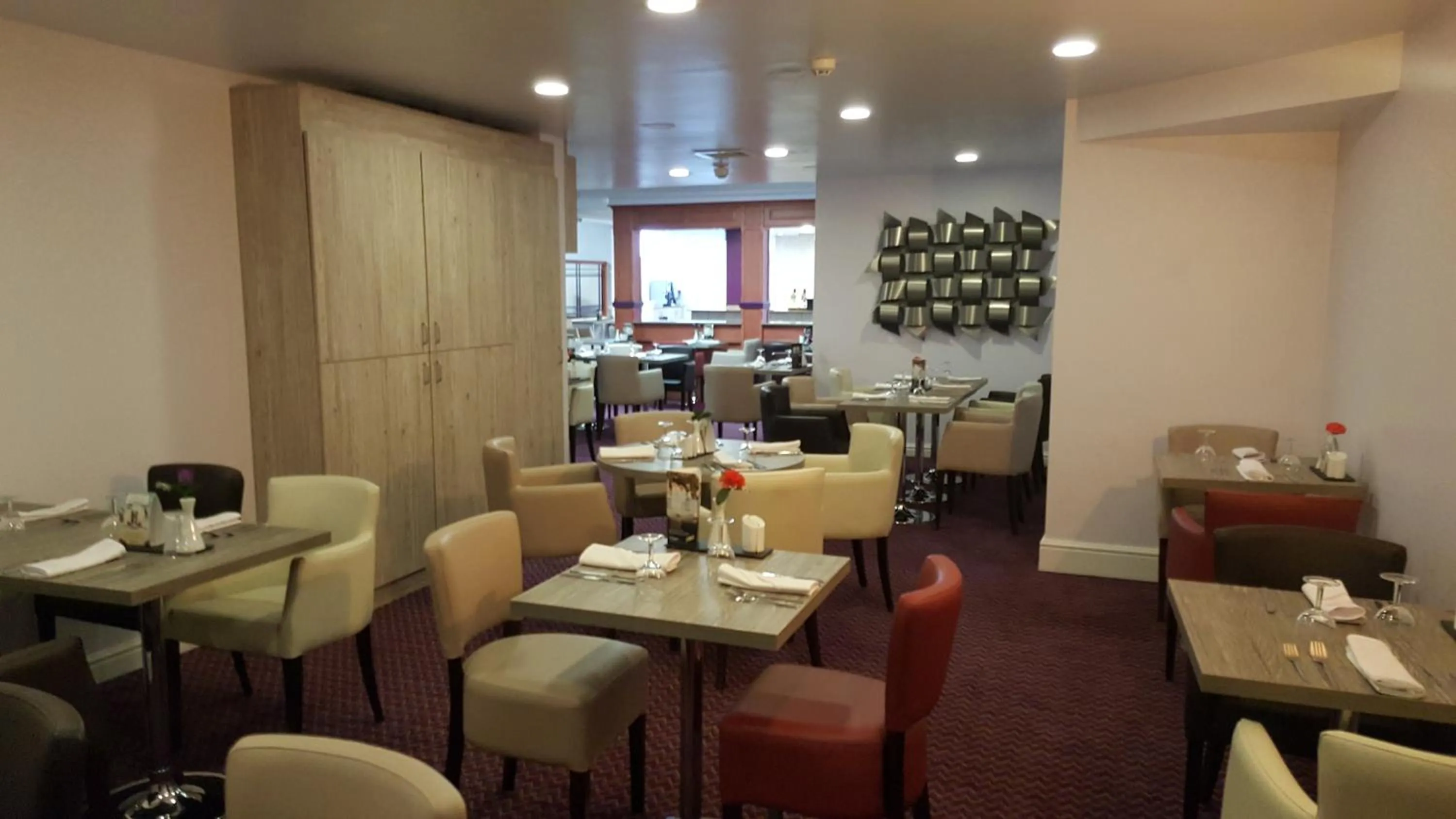 Restaurant/places to eat in Kegworth Hotel East Midlands Airport