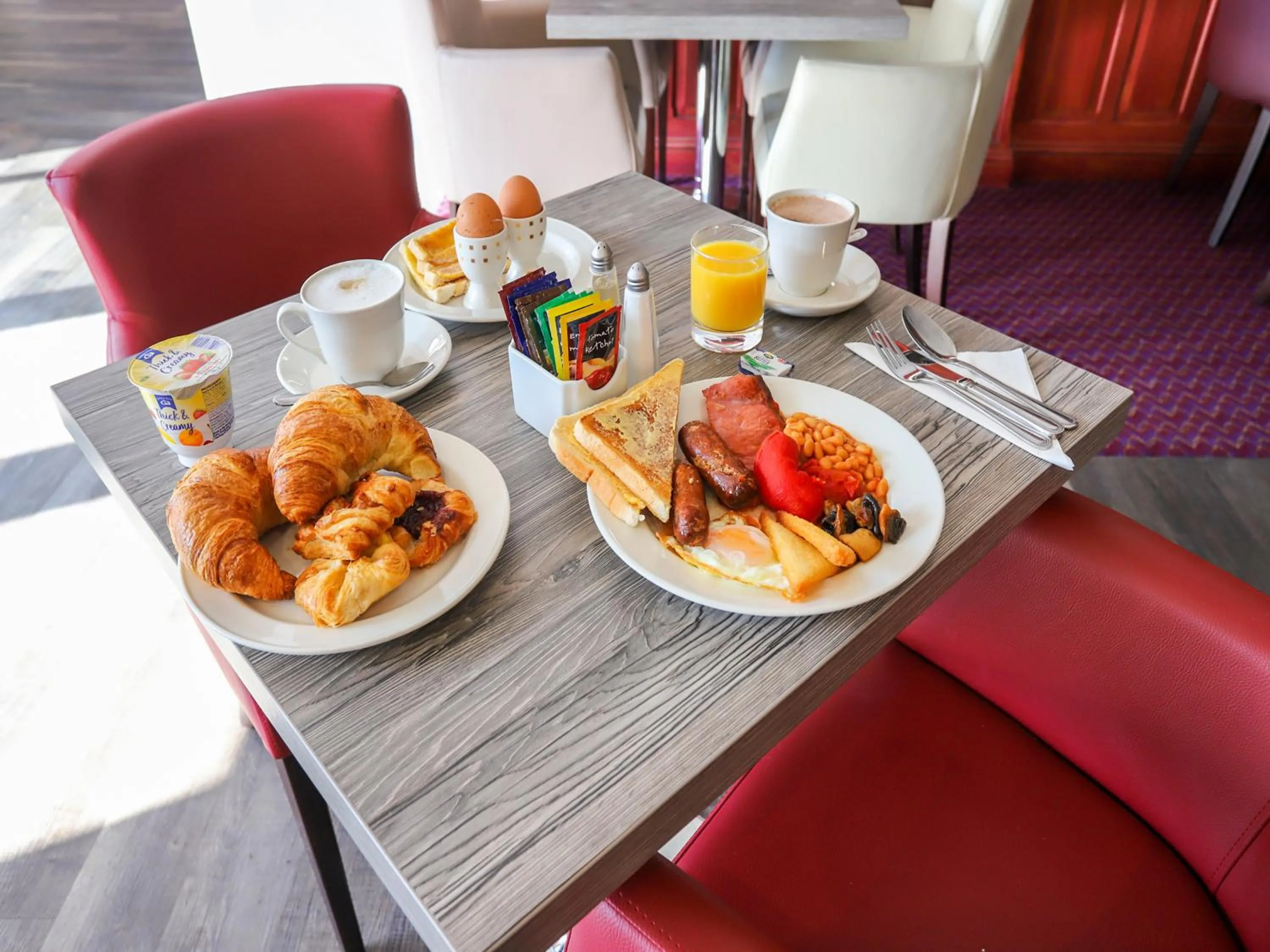 Lounge or bar in Kegworth Hotel East Midlands Airport