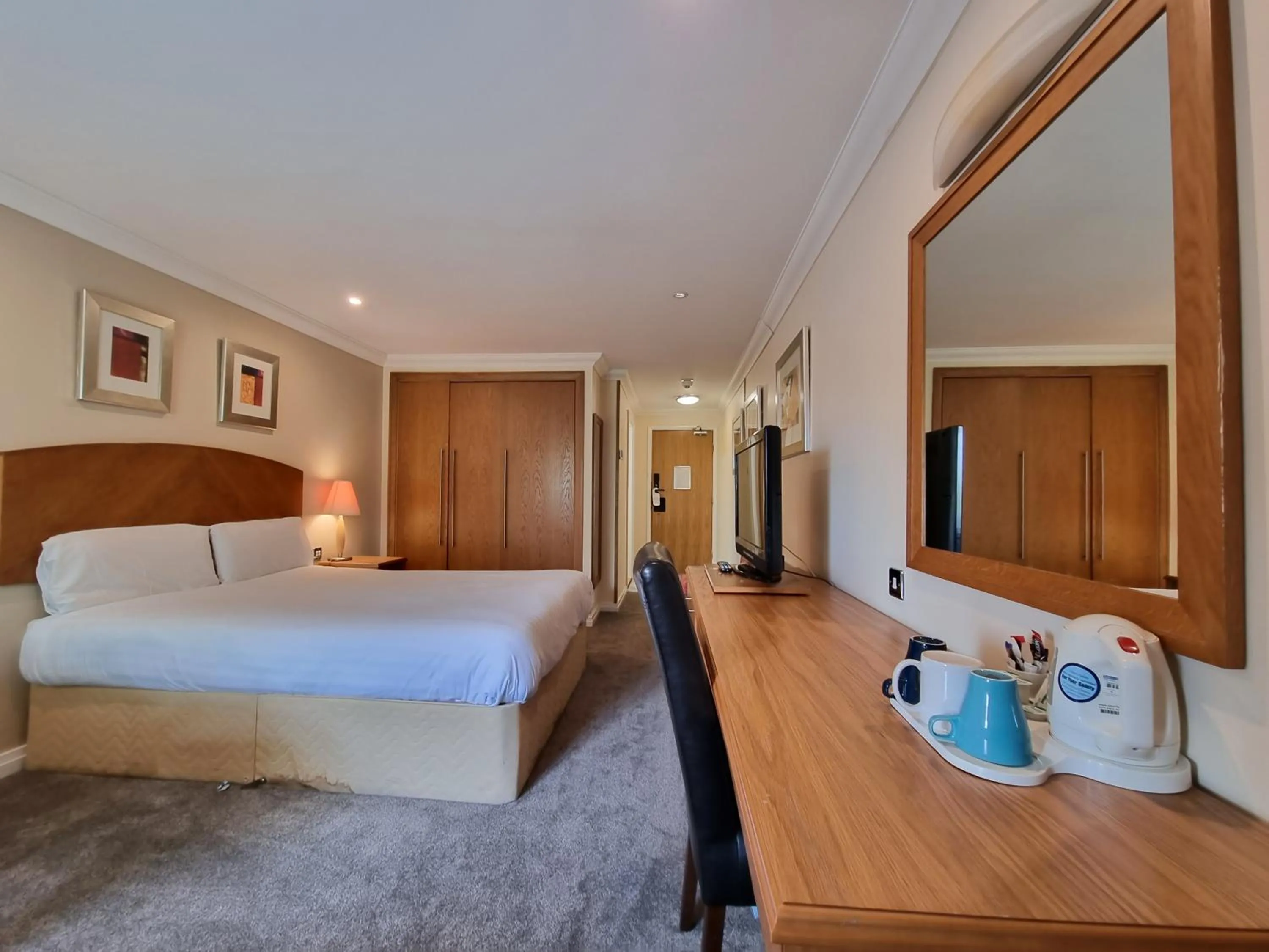 Bedroom, Bed in Kegworth Hotel East Midlands Airport