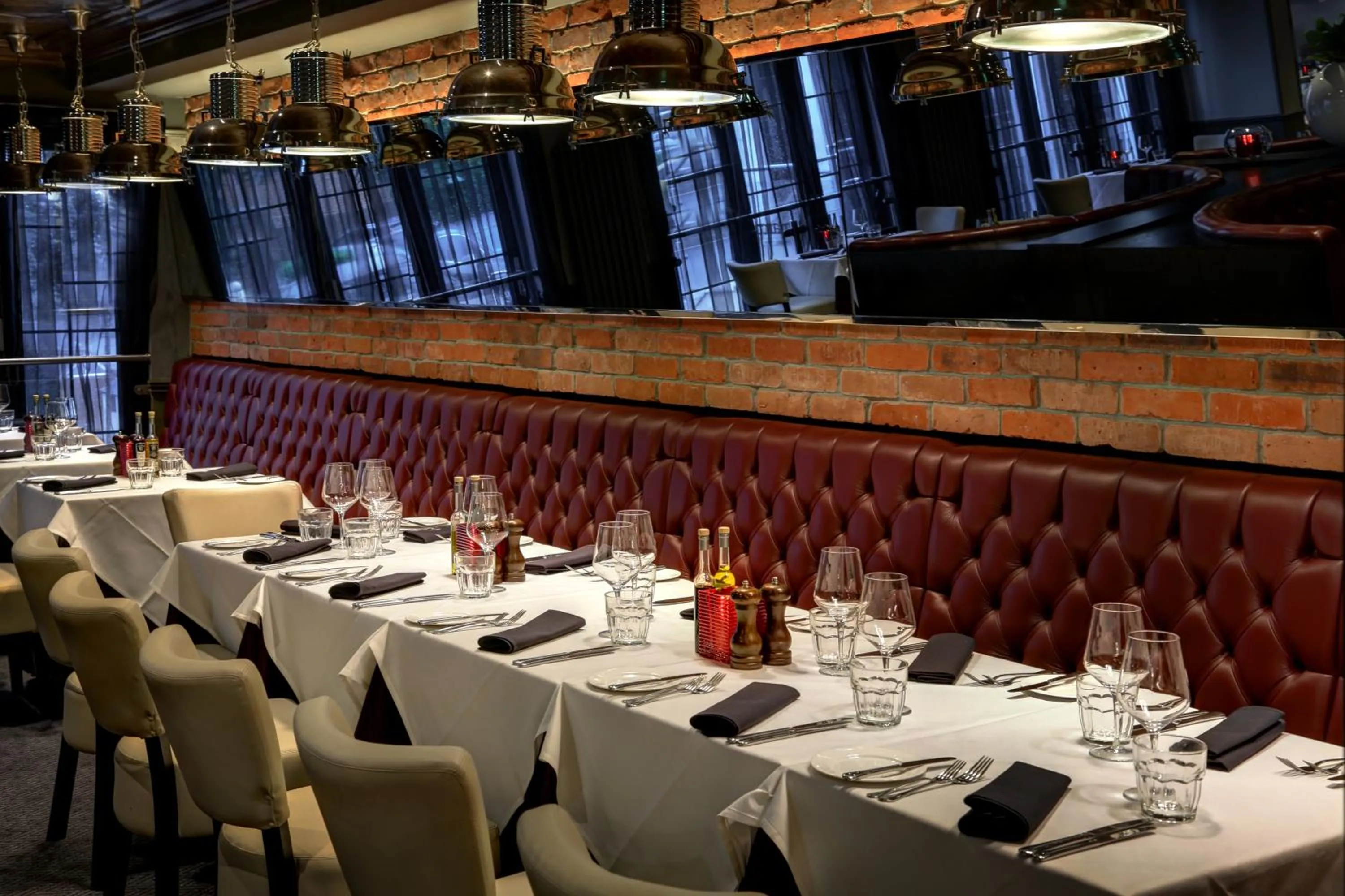 Restaurant/places to eat in Crowne Plaza East Midlands Airport by IHG