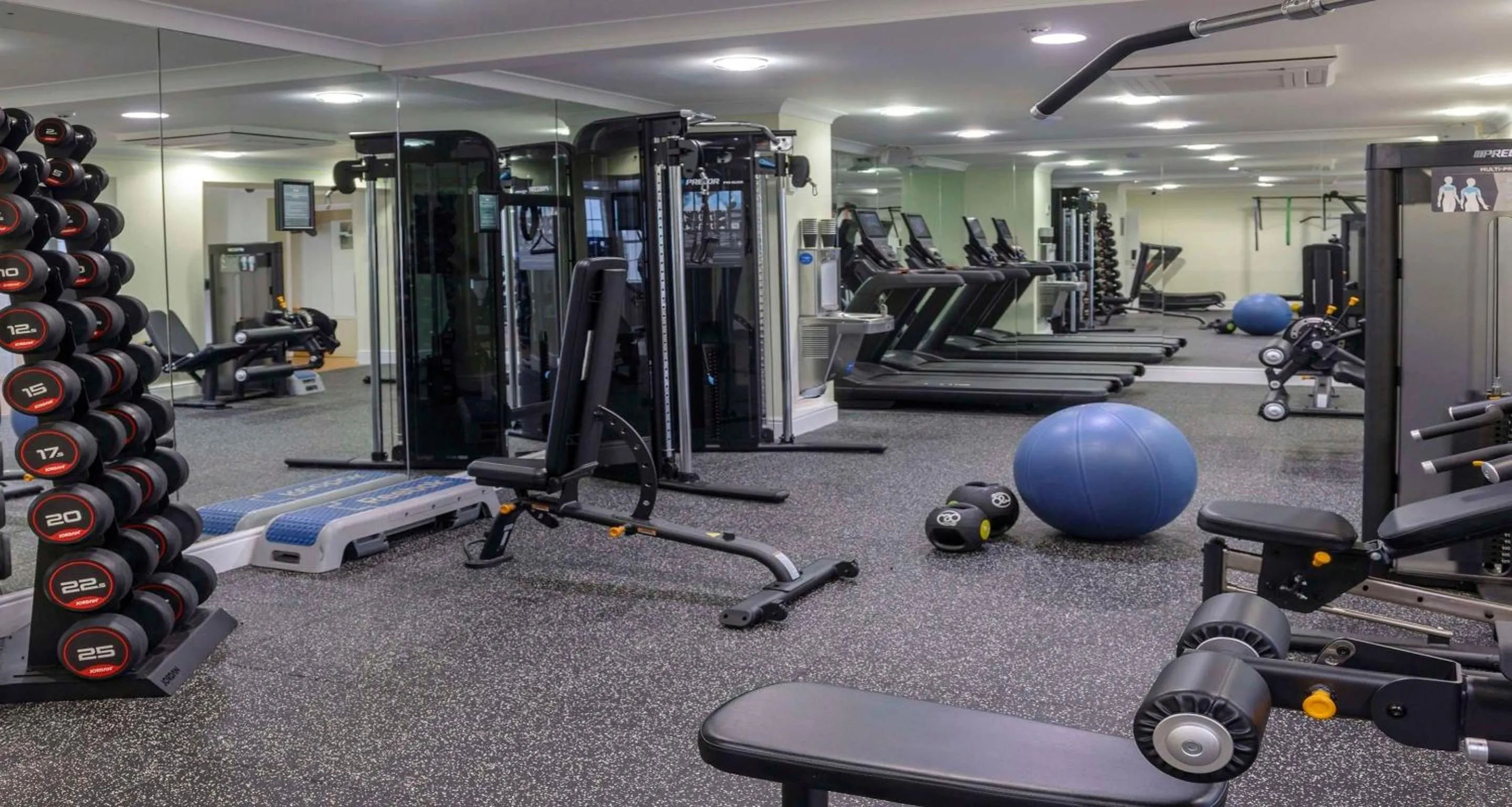 Fitness centre/facilities in Crowne Plaza East Midlands Airport by IHG