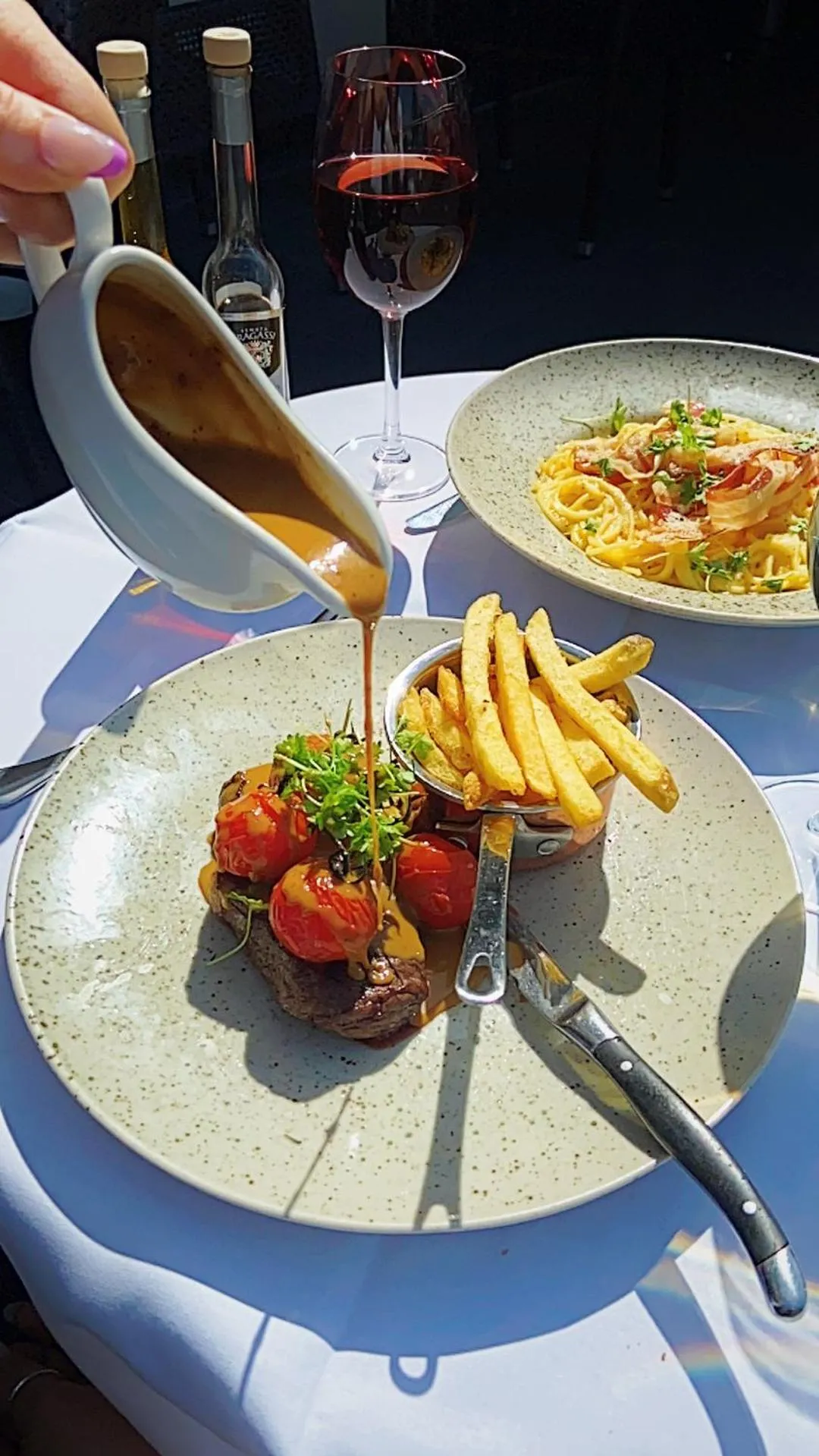 Food and drinks in Crowne Plaza East Midlands Airport by IHG