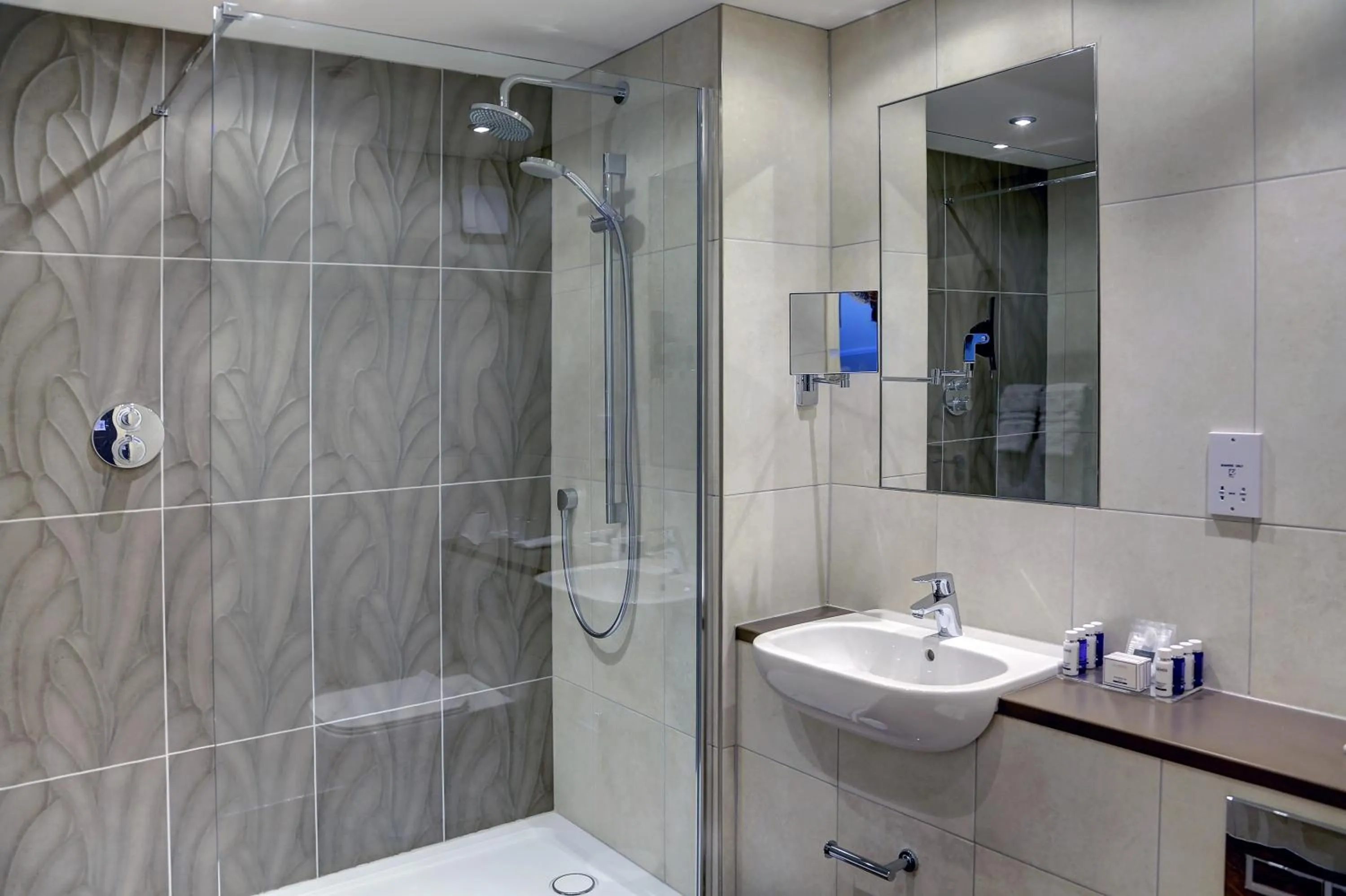 Shower in Crowne Plaza East Midlands Airport by IHG