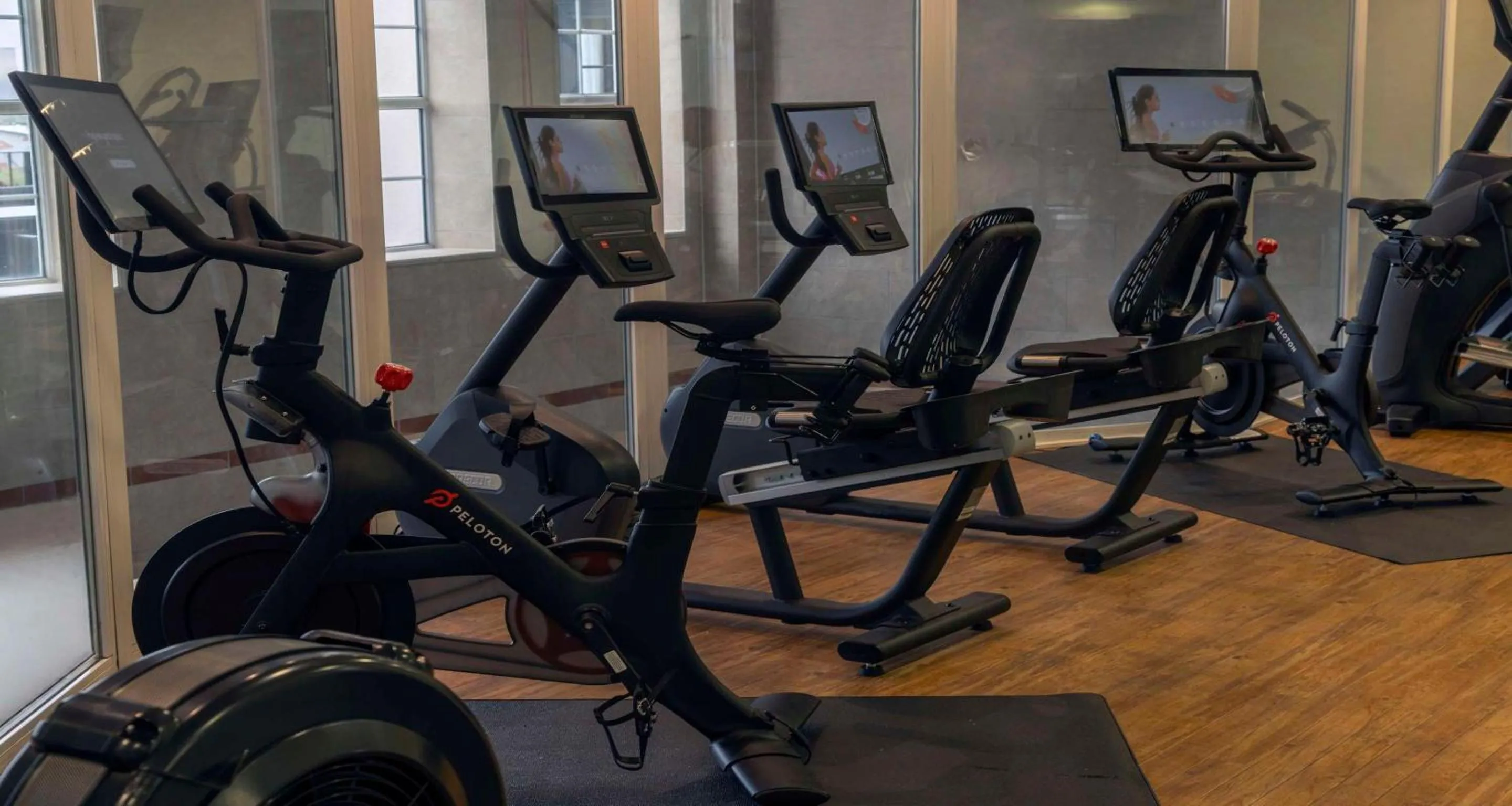 Fitness centre/facilities in Crowne Plaza East Midlands Airport by IHG