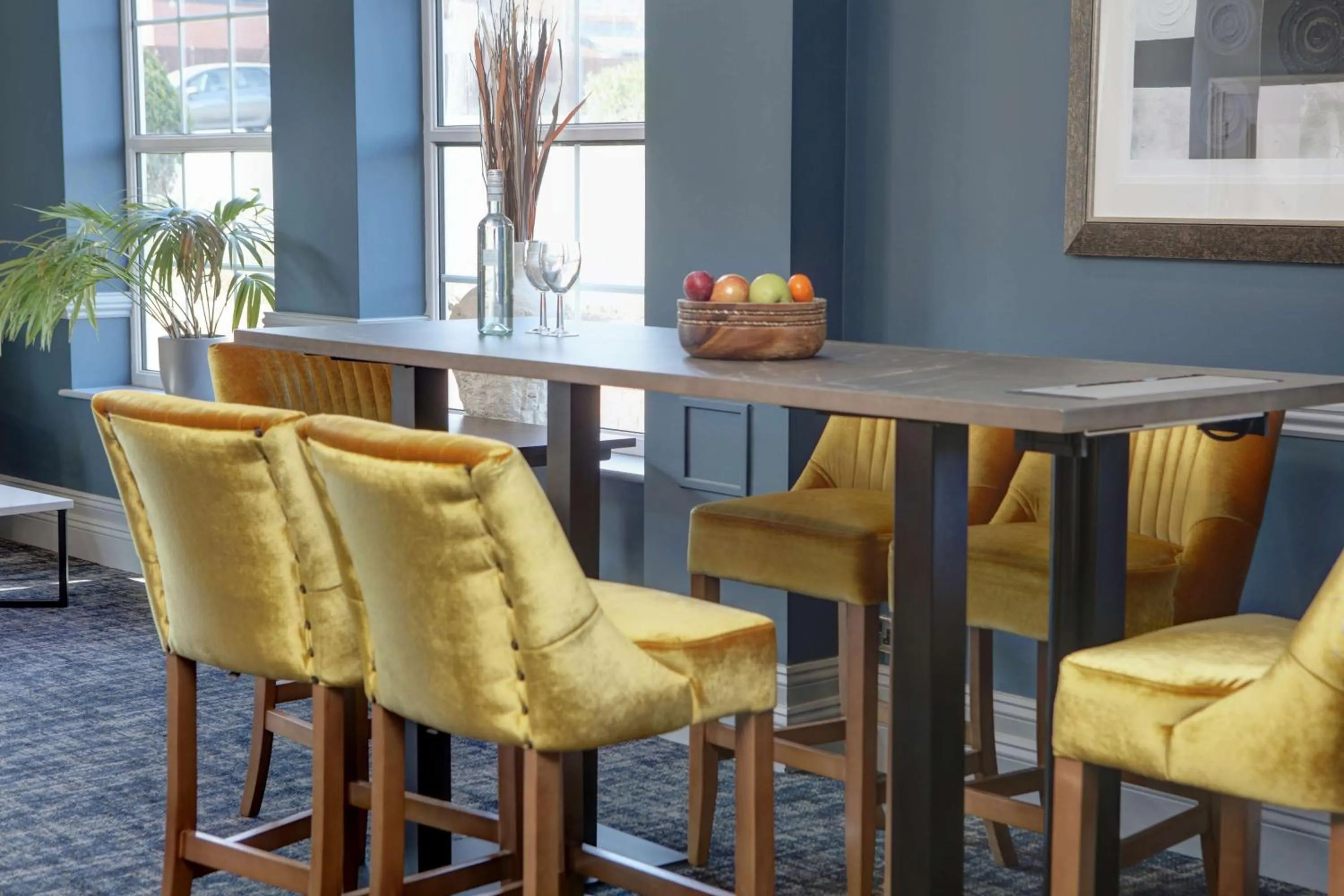 Restaurant/places to eat in Crowne Plaza East Midlands Airport by IHG