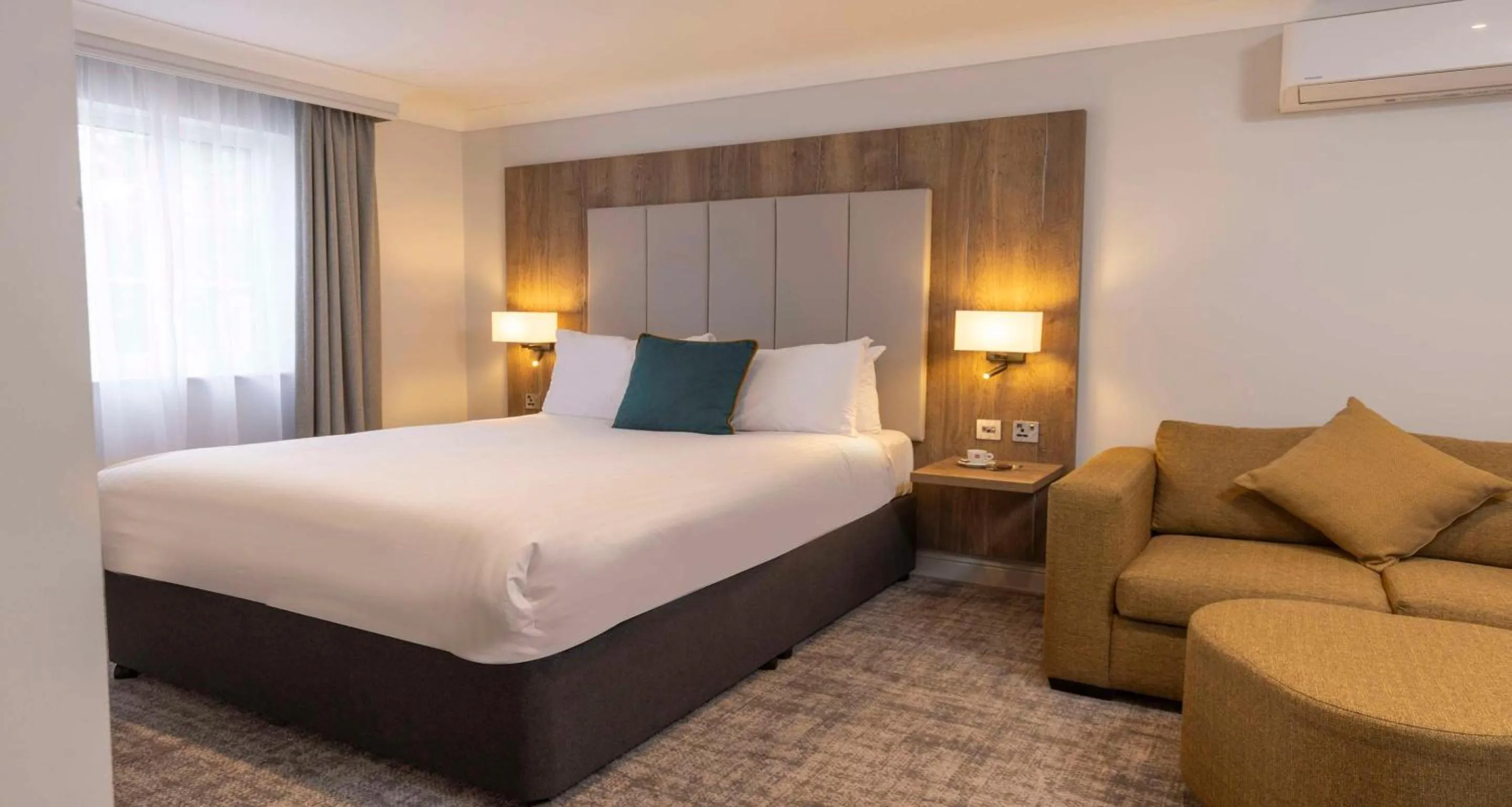 Bed in Crowne Plaza East Midlands Airport by IHG