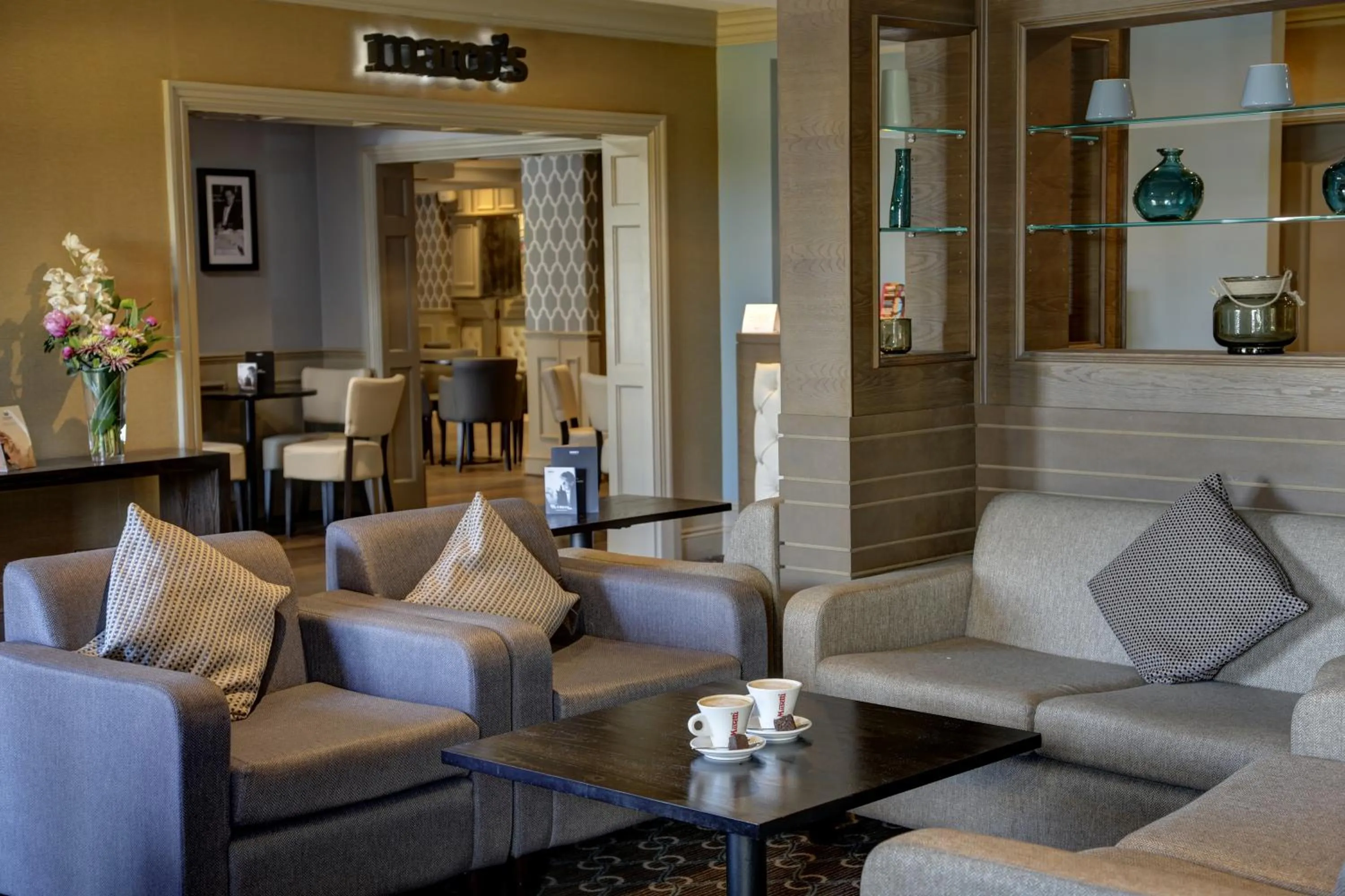 Lobby or reception in Crowne Plaza East Midlands Airport by IHG