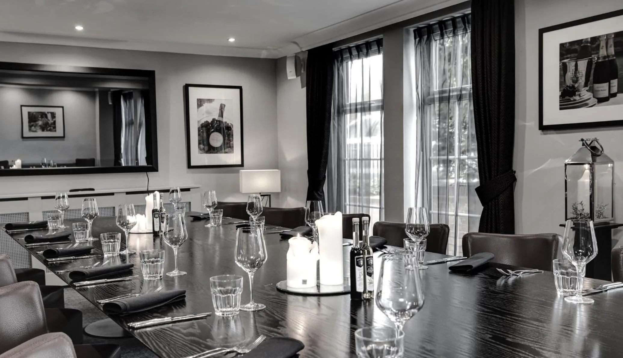 Meeting/conference room in Crowne Plaza East Midlands Airport by IHG