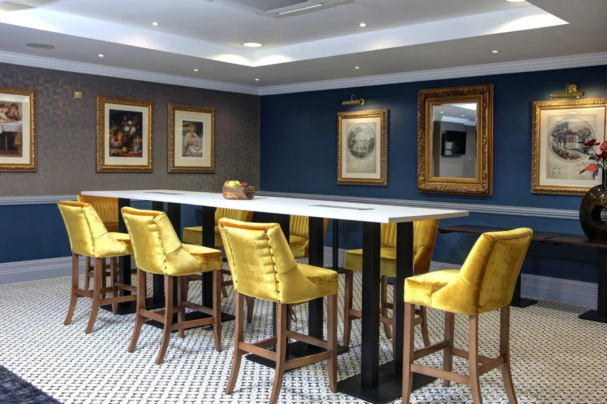 Meeting/conference room in Crowne Plaza East Midlands Airport by IHG