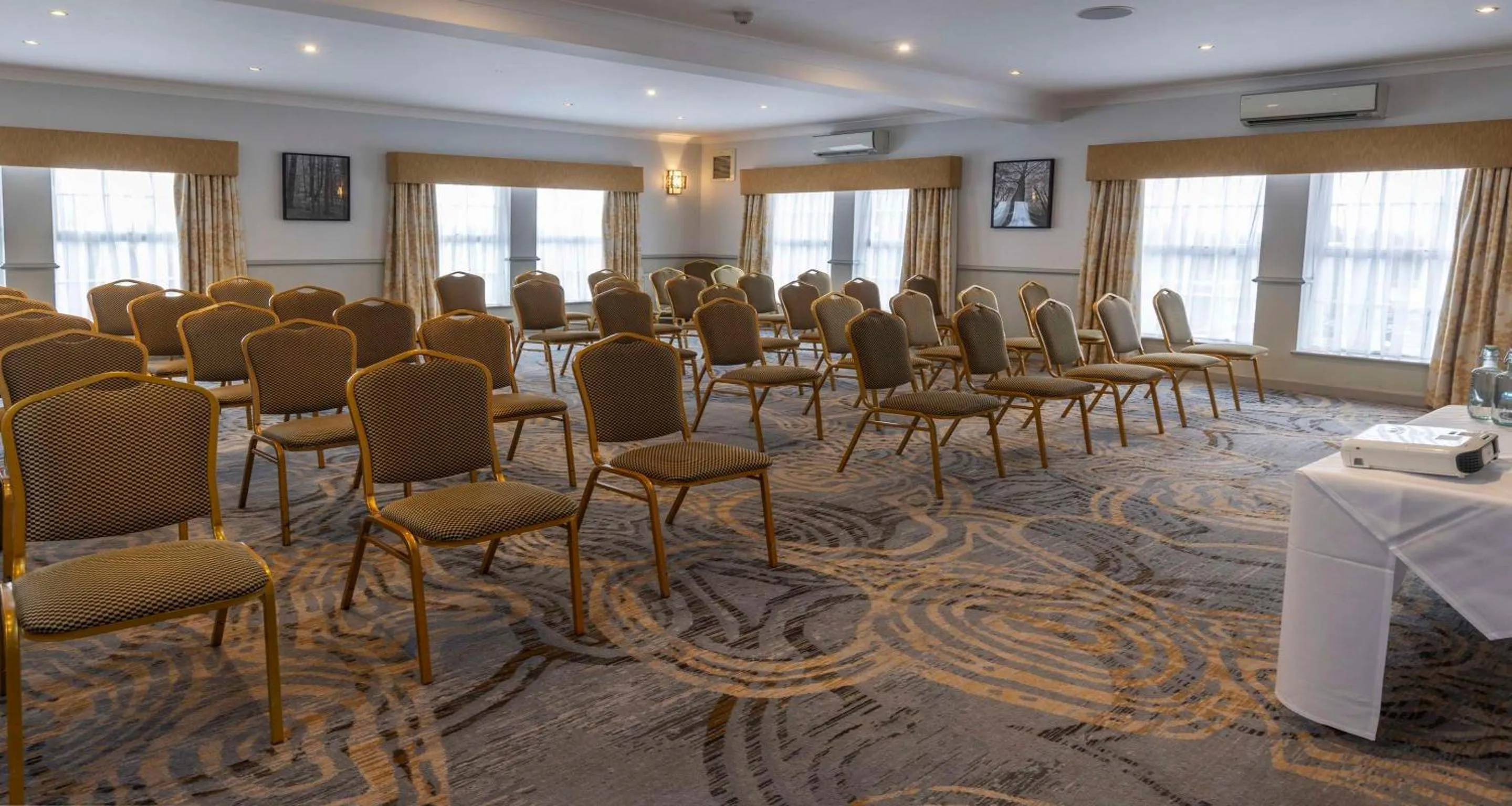 Meeting/conference room in Crowne Plaza East Midlands Airport by IHG