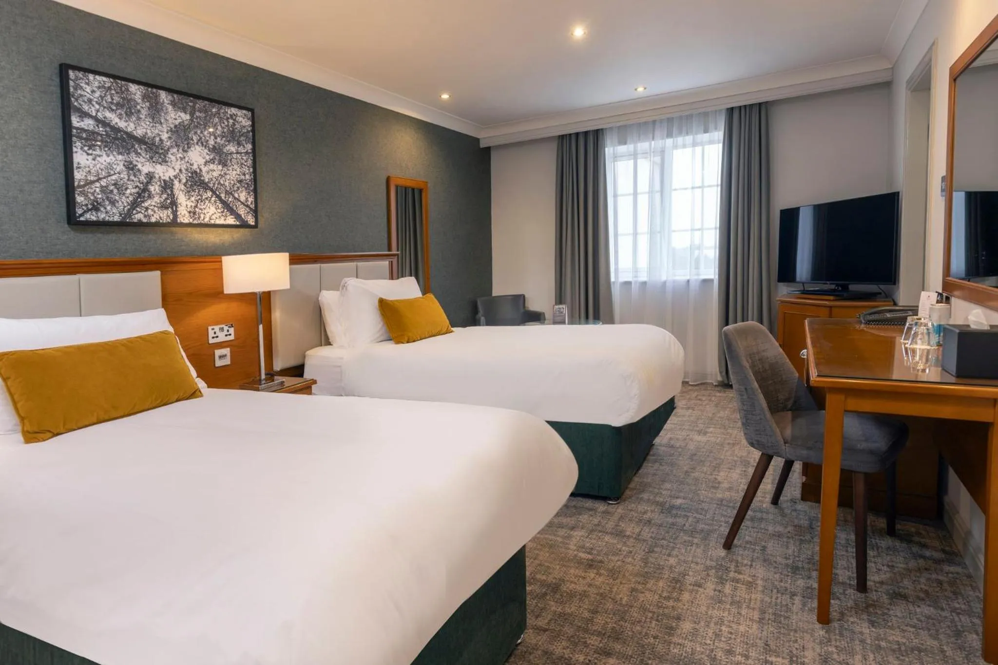 Photo of the whole room, Bed in Crowne Plaza East Midlands Airport by IHG