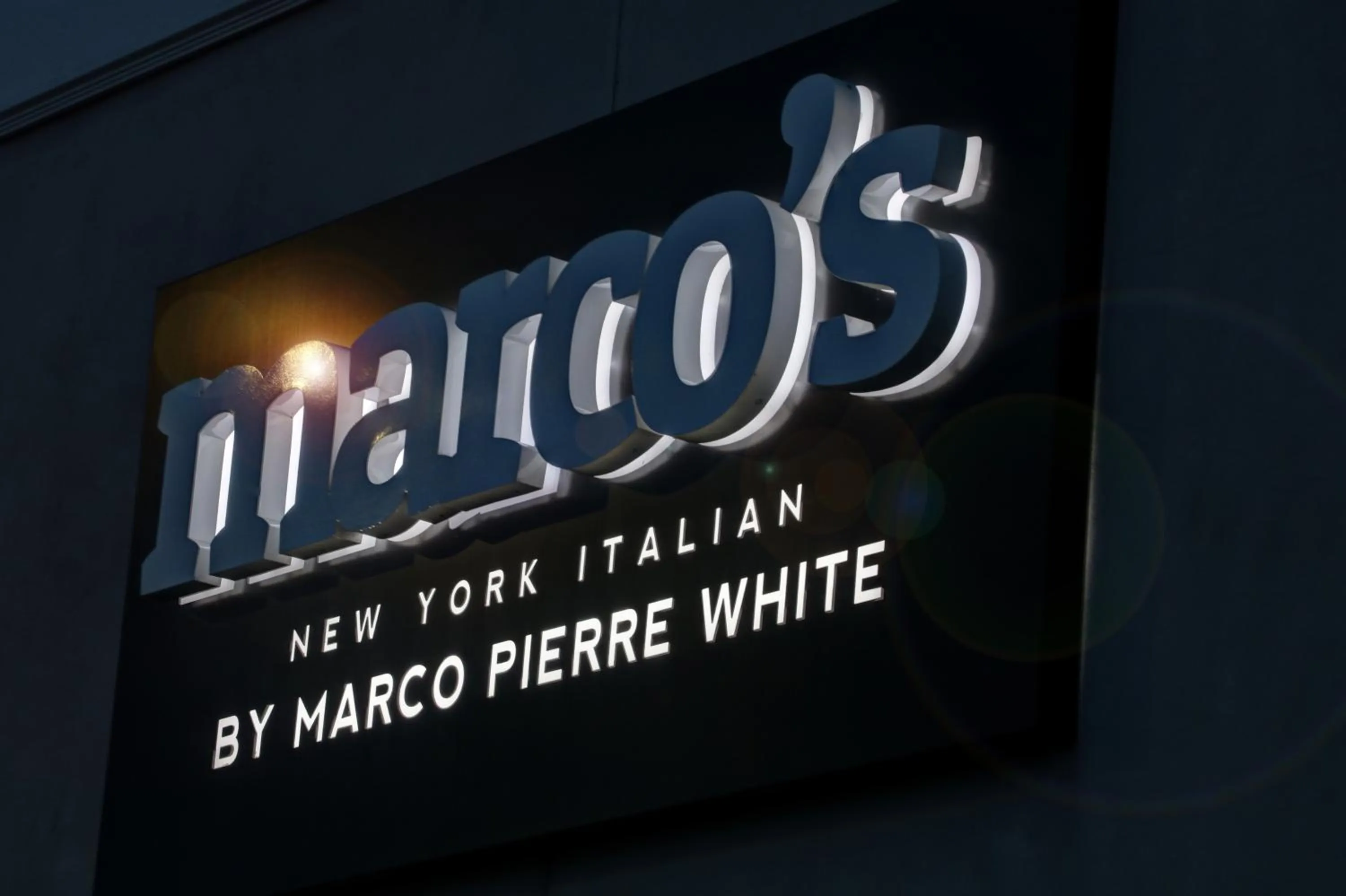 Street view in Crowne Plaza East Midlands Airport by IHG