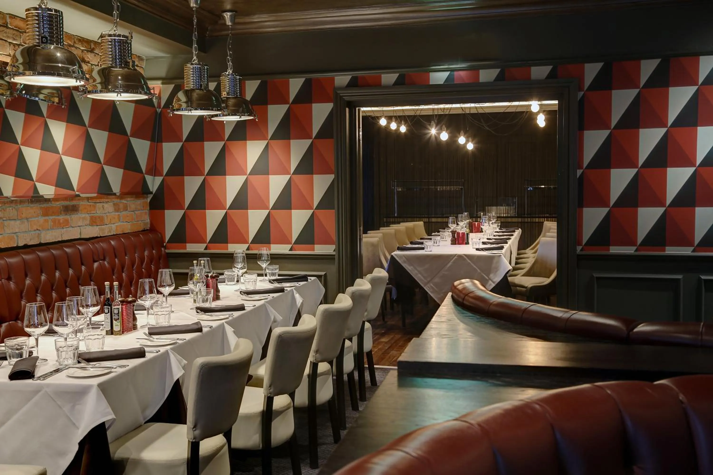 Restaurant/places to eat in Crowne Plaza East Midlands Airport by IHG