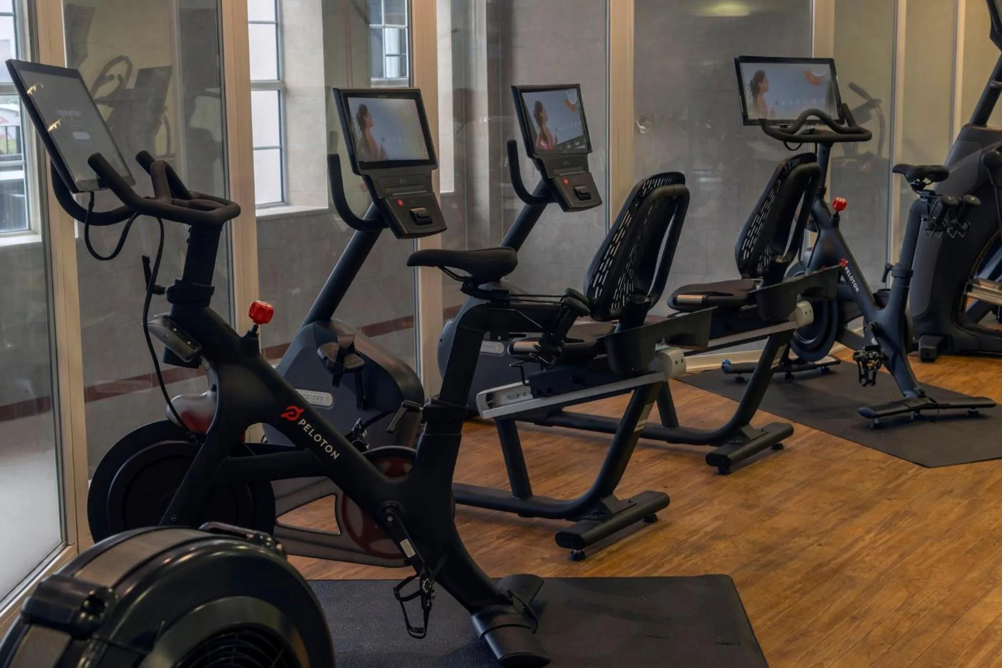 Fitness centre/facilities in Crowne Plaza East Midlands Airport by IHG