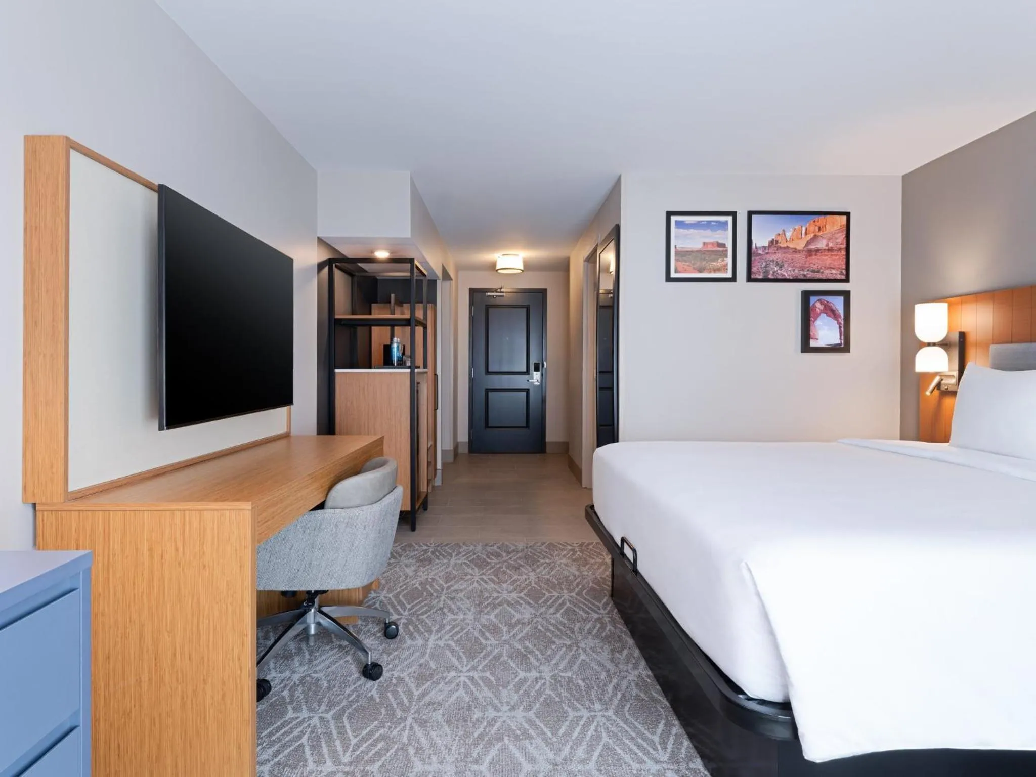 Photo of the whole room, Bed in voco Moab by IHG