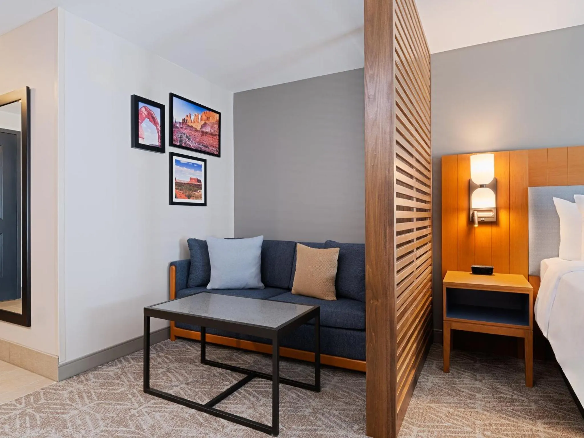 Photo of the whole room, Bed in voco Moab by IHG