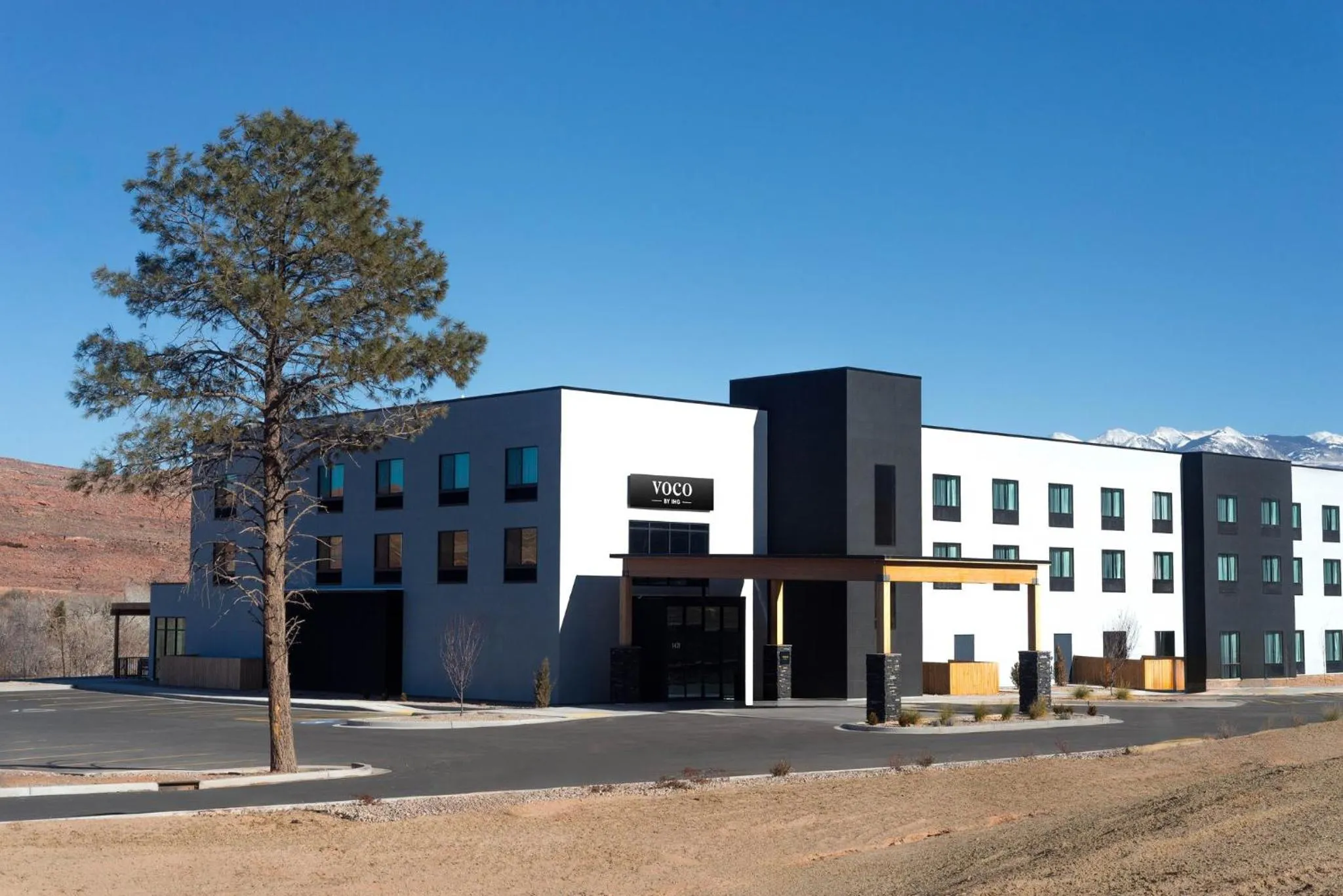 Property building in voco Moab by IHG