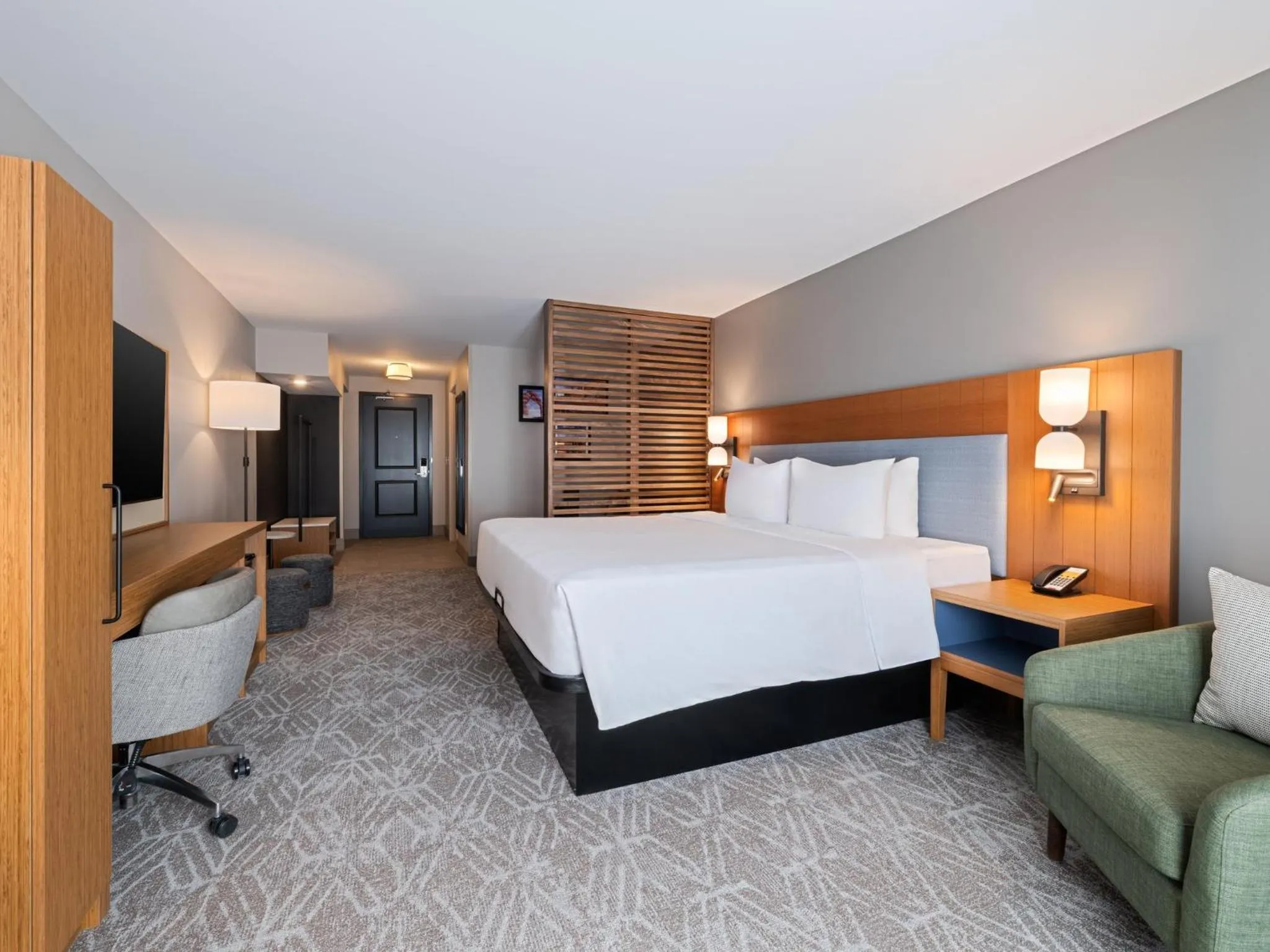 Photo of the whole room, Bed in voco Moab by IHG