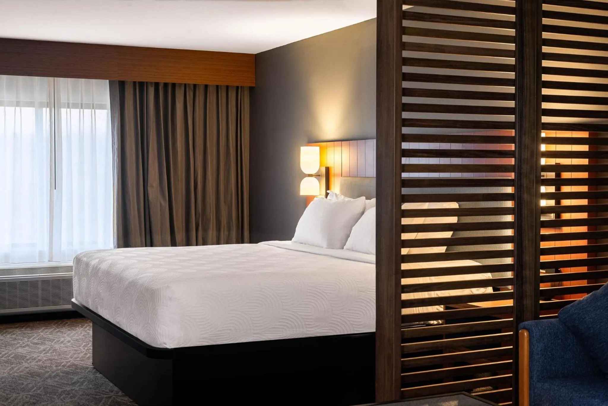 Photo of the whole room, Bed in voco Moab by IHG