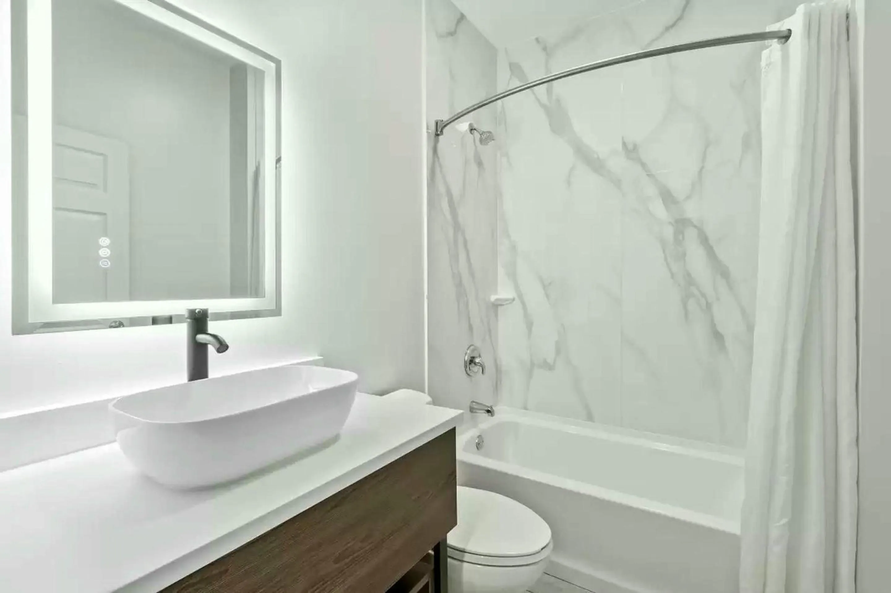 Bathroom in Quality Inn & Suites Columbia Harbison