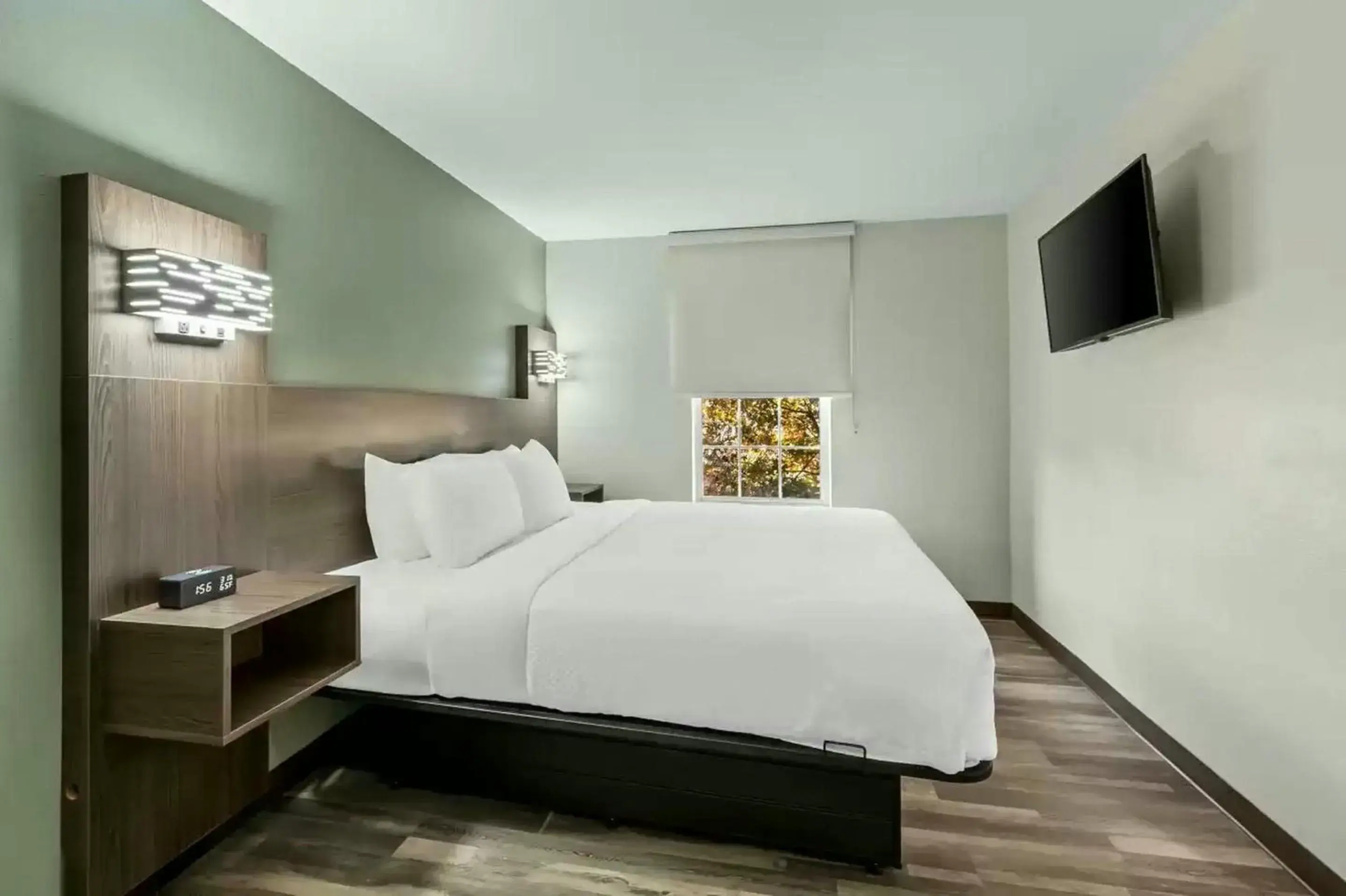 King Room with Roll-In Shower - Disability Access/Non Smoking in Quality Inn & Suites Columbia Harbison King Room with Roll-In Shower - Disability Access/Non Smoking in Quality Inn & Suites Columbia Harbison