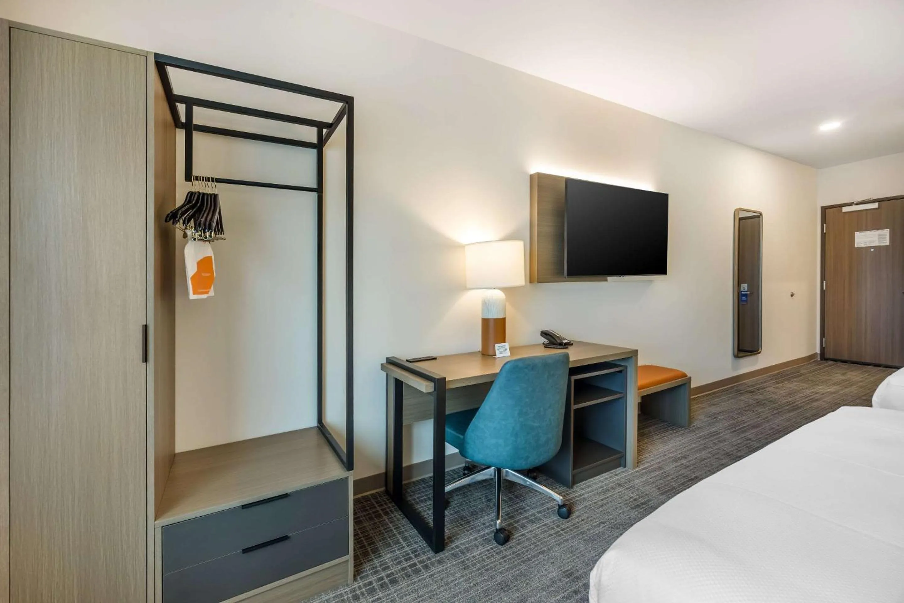Bedroom, Bed in Comfort Inn & Suites Nashville Bellevue