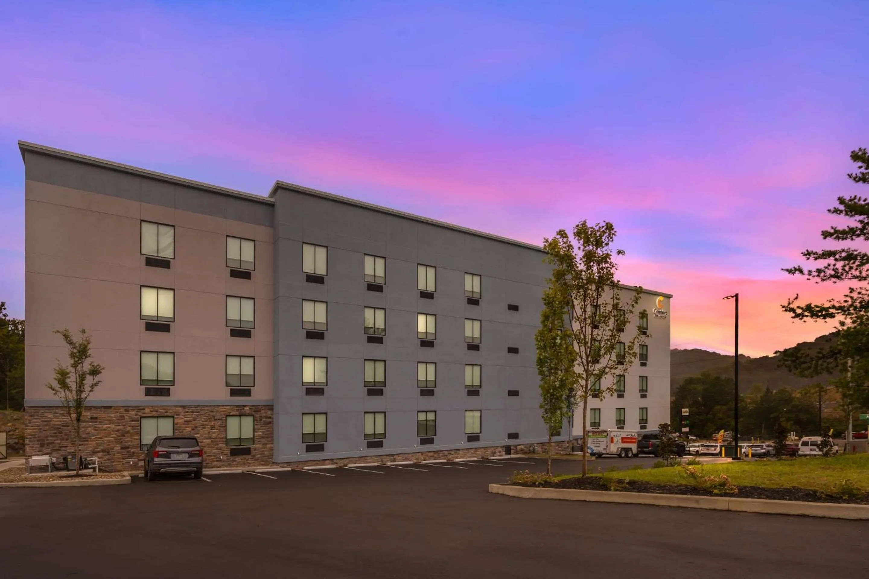 Property building in Comfort Inn & Suites Nashville Bellevue