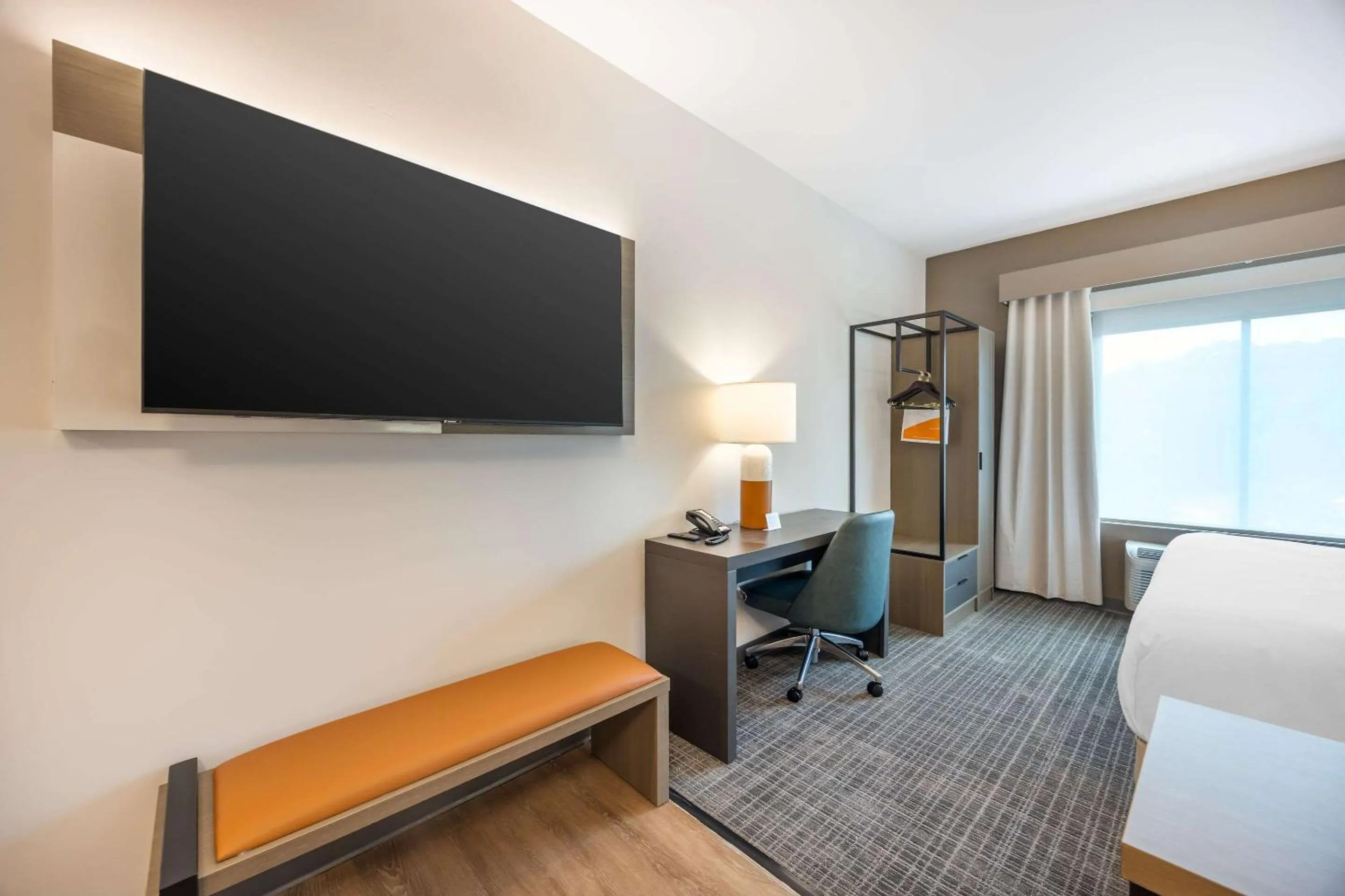 Bedroom, Bed in Comfort Inn & Suites Nashville Bellevue