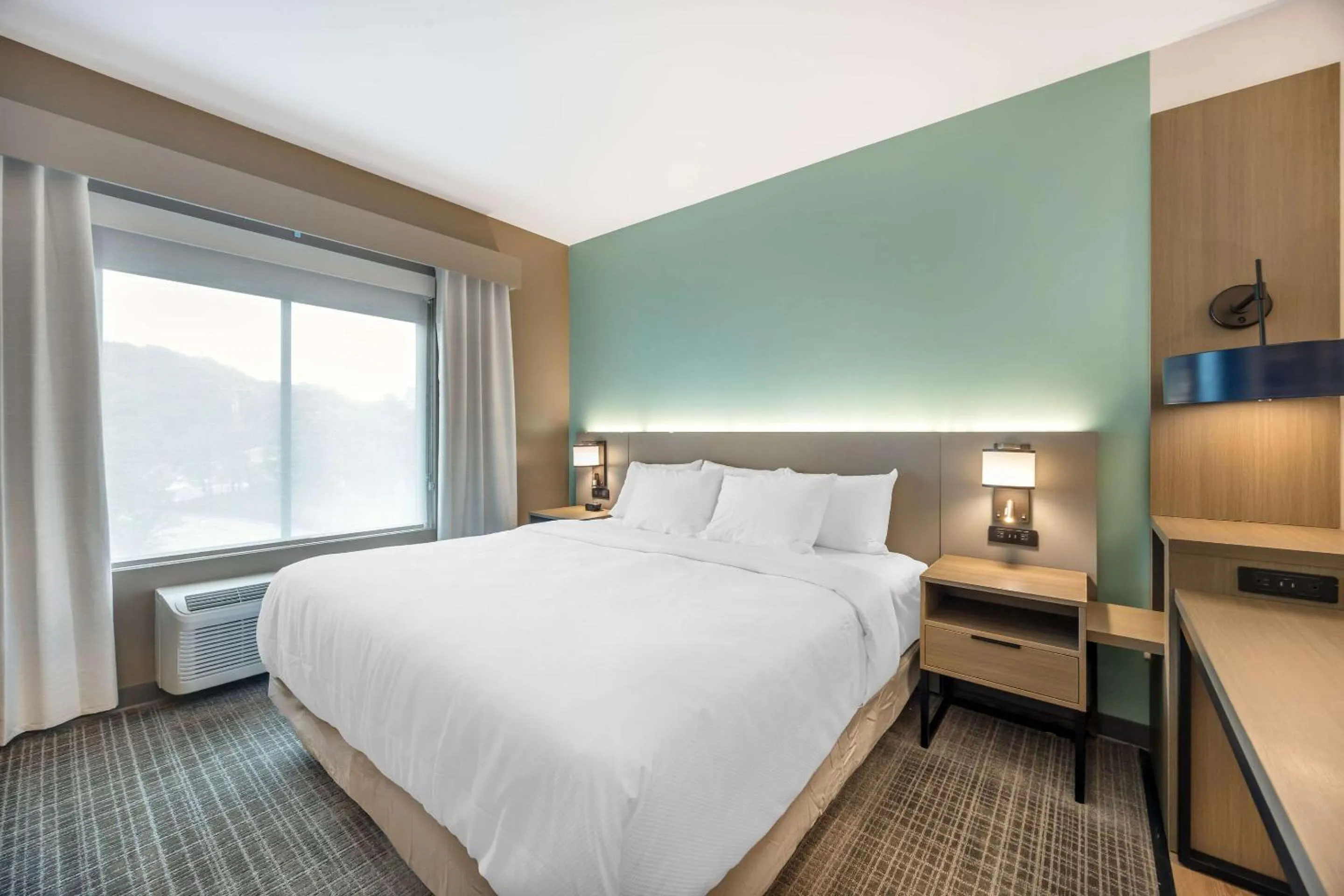 Bedroom, Bed in Comfort Inn & Suites Nashville Bellevue