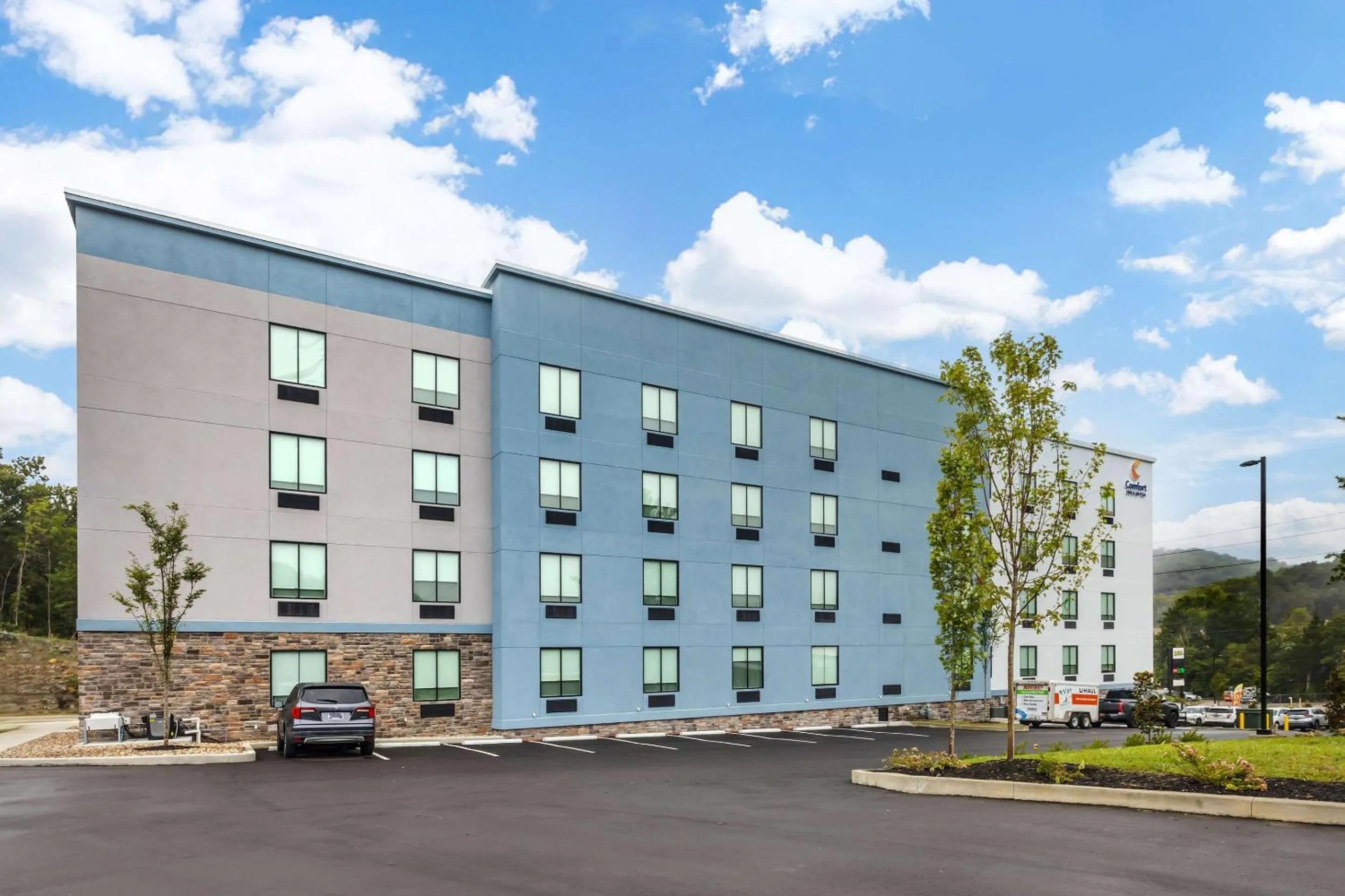 Property building in Comfort Inn & Suites Nashville Bellevue