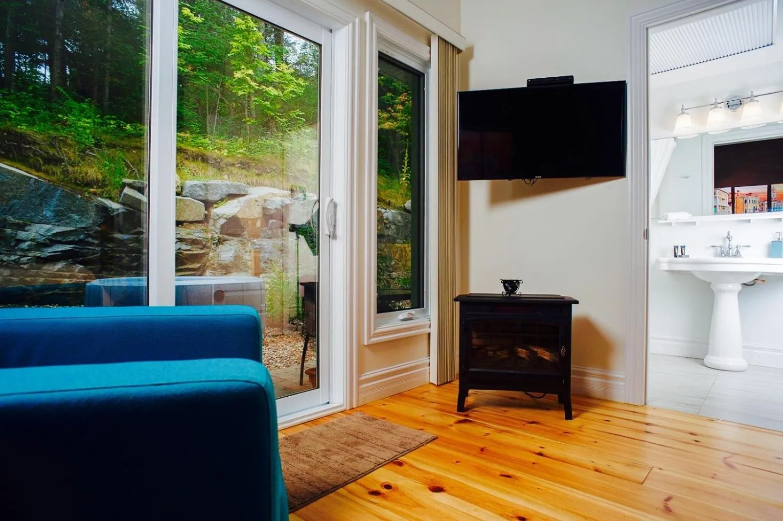 Seating area in Belle de Nuit